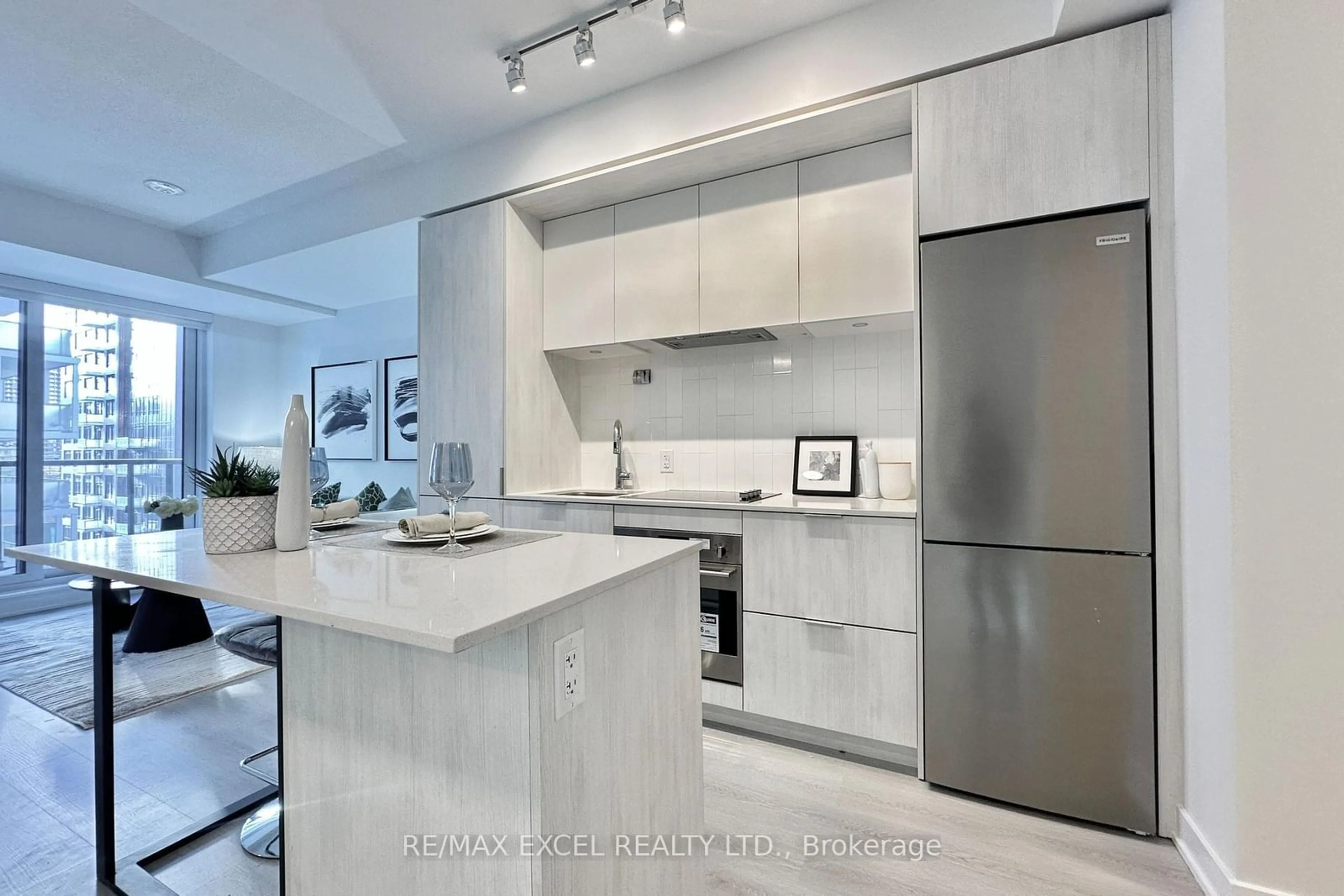 Contemporary kitchen, ceramic/tile floor for 35 Tubman Ave #818, Toronto Ontario M5A 0T1