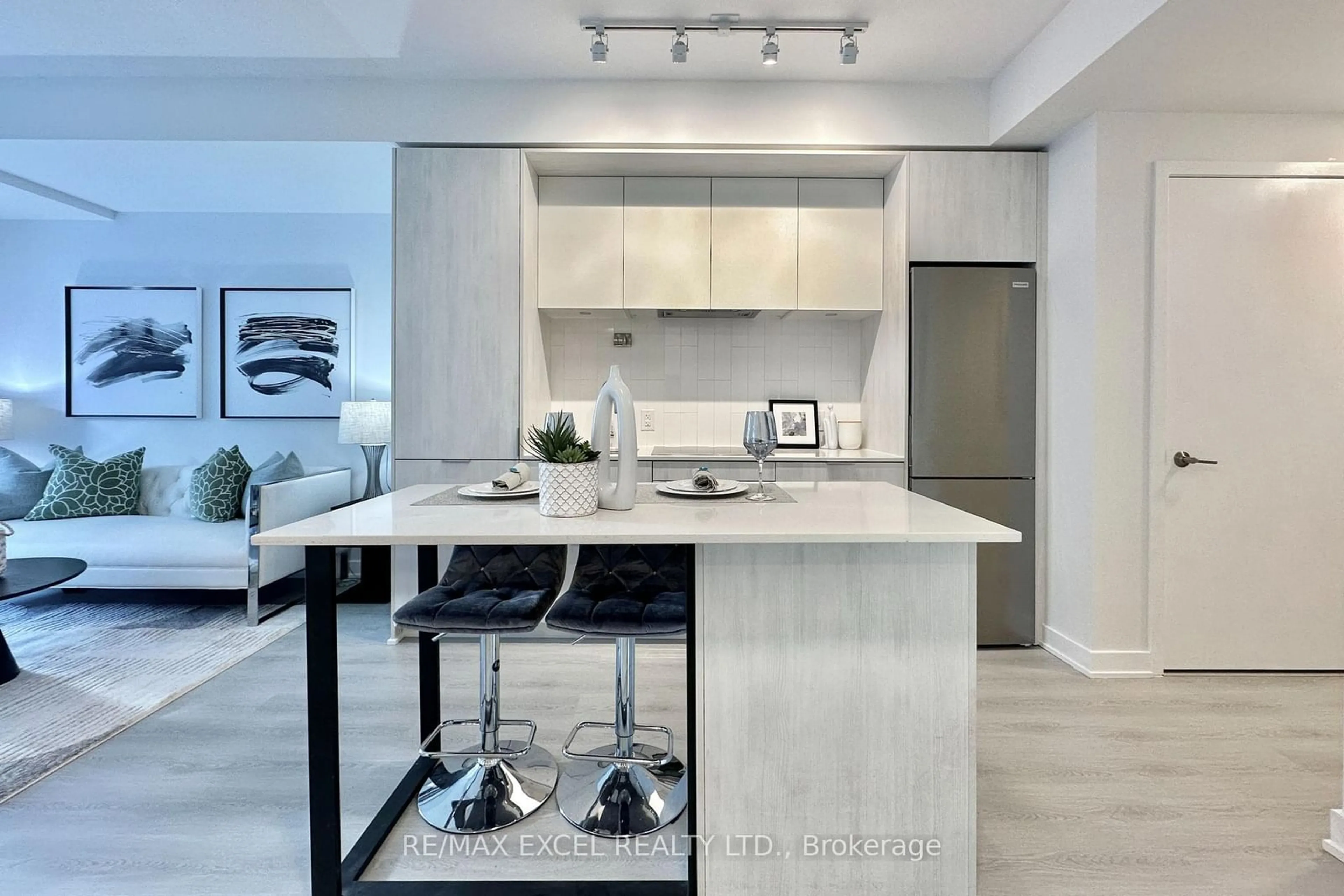 Contemporary kitchen, ceramic/tile floor for 35 Tubman Ave #818, Toronto Ontario M5A 0T1