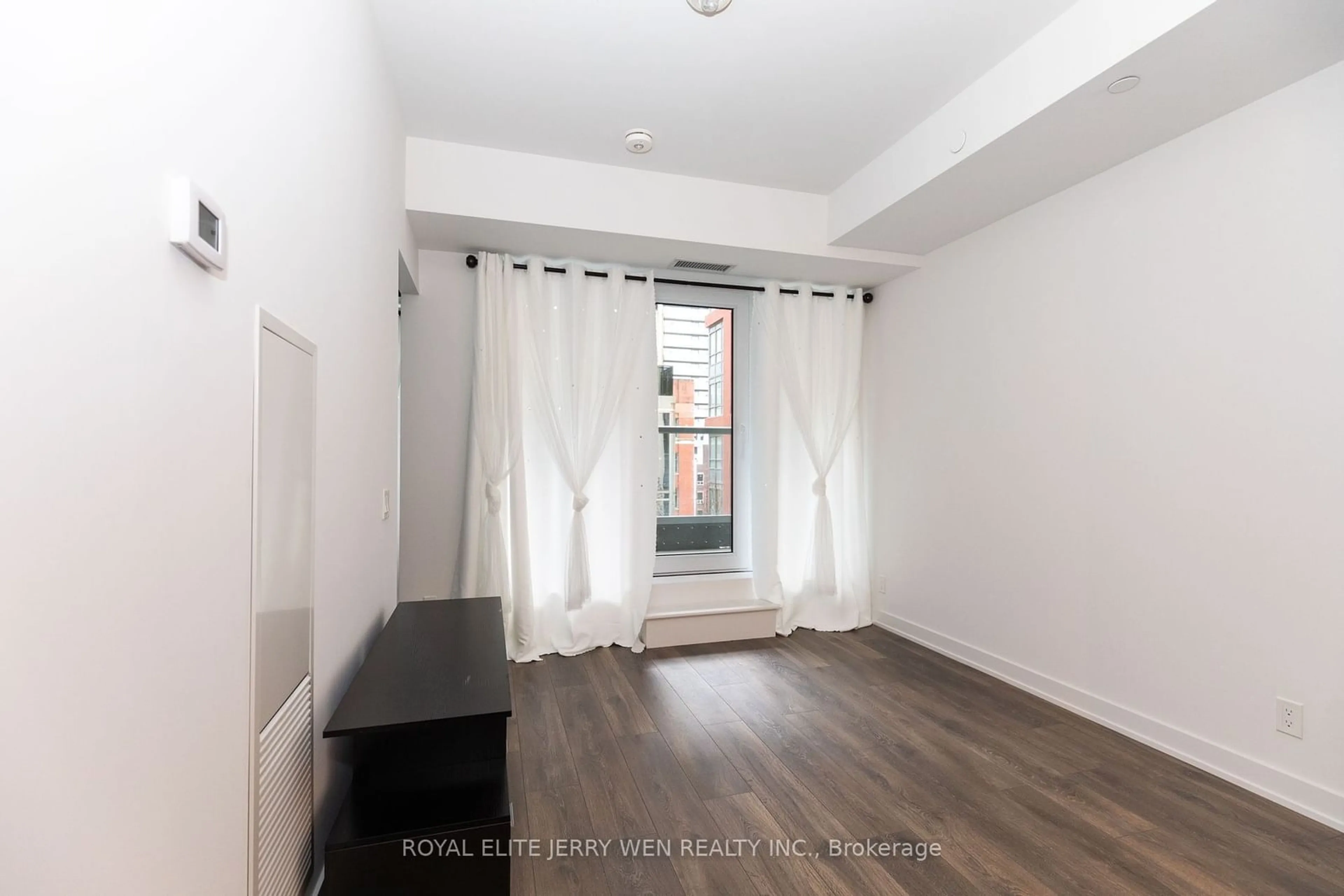 A pic of a room for 108 Peter St #511, Toronto Ontario M5V 0W2