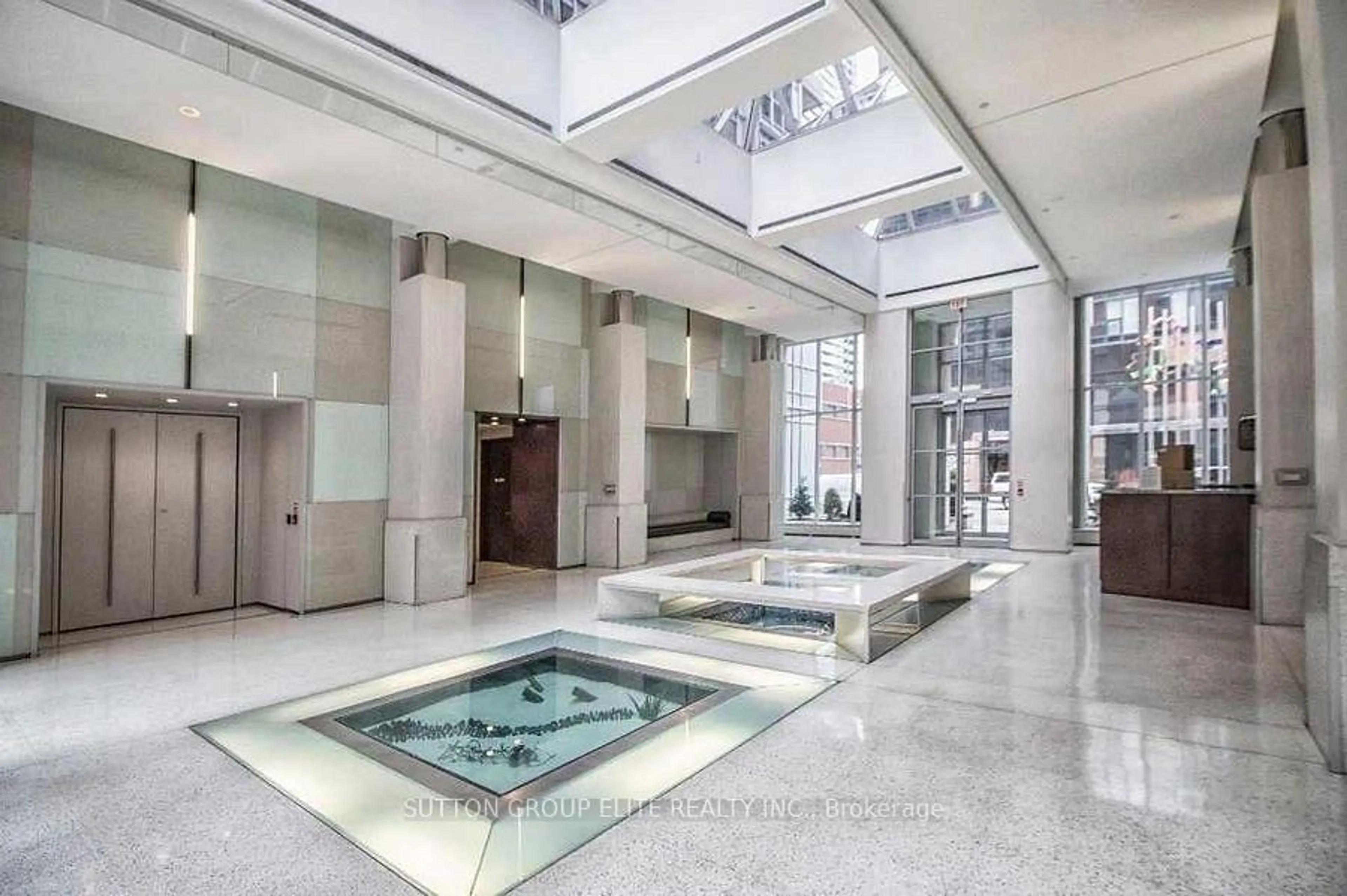 Indoor foyer for 250 Wellington St #636, Toronto Ontario M5V 3P6