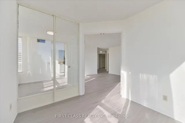 Additional property image - 7 Bishop Ave Unit 1805