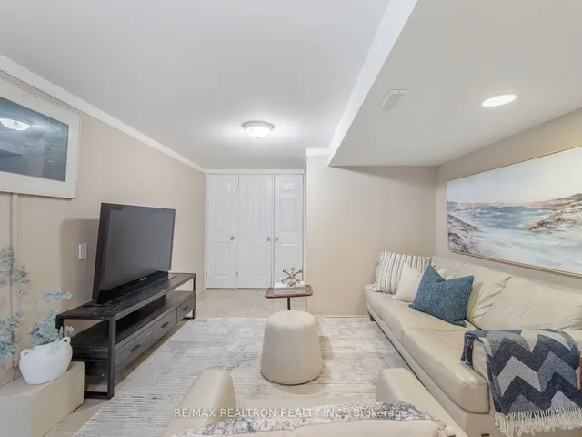 Additional property image - 28 Graymar Ave