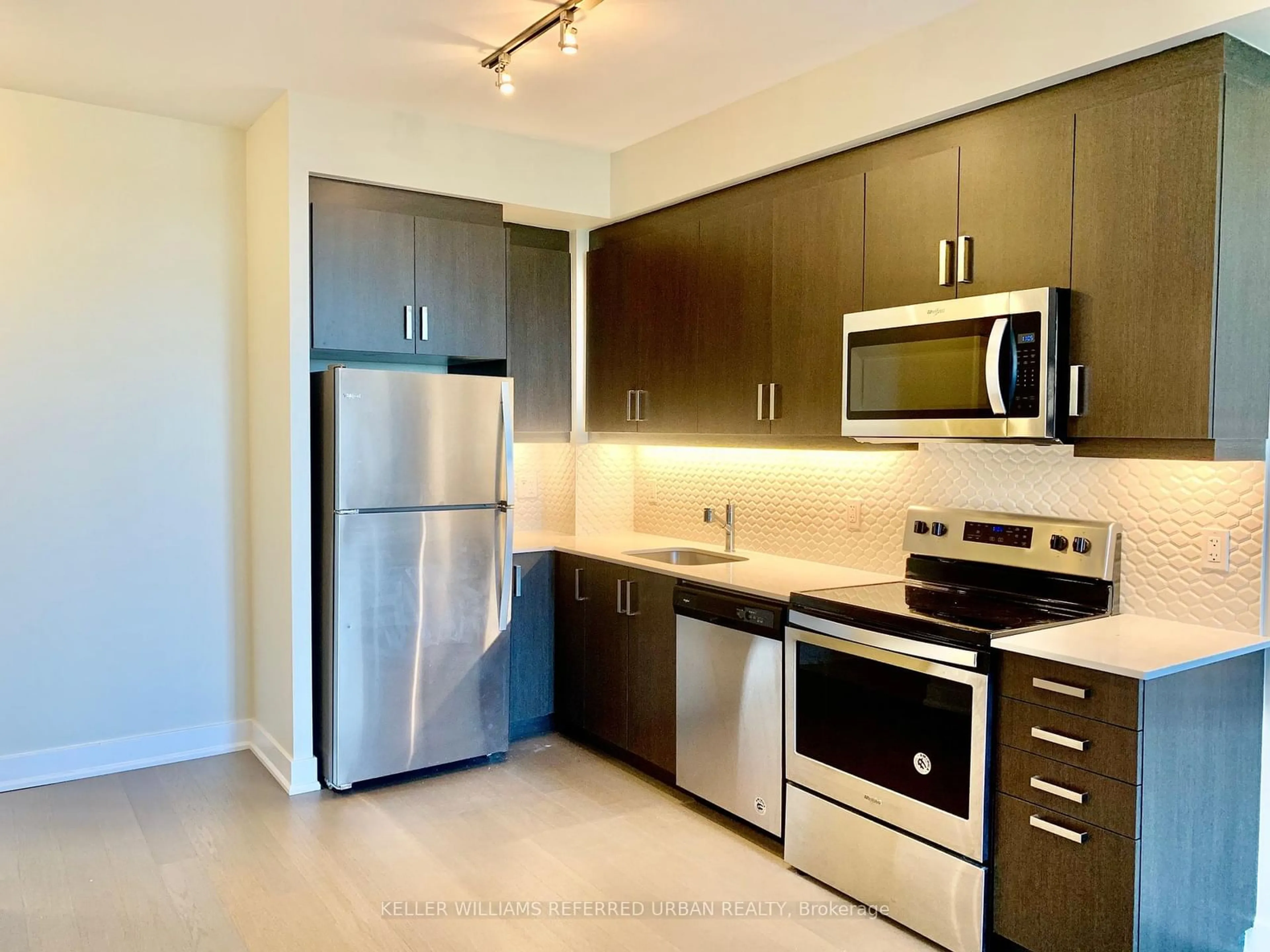 Standard kitchen, unknown for 1486 Bathurst St #801, Toronto Ontario M5P 0A5