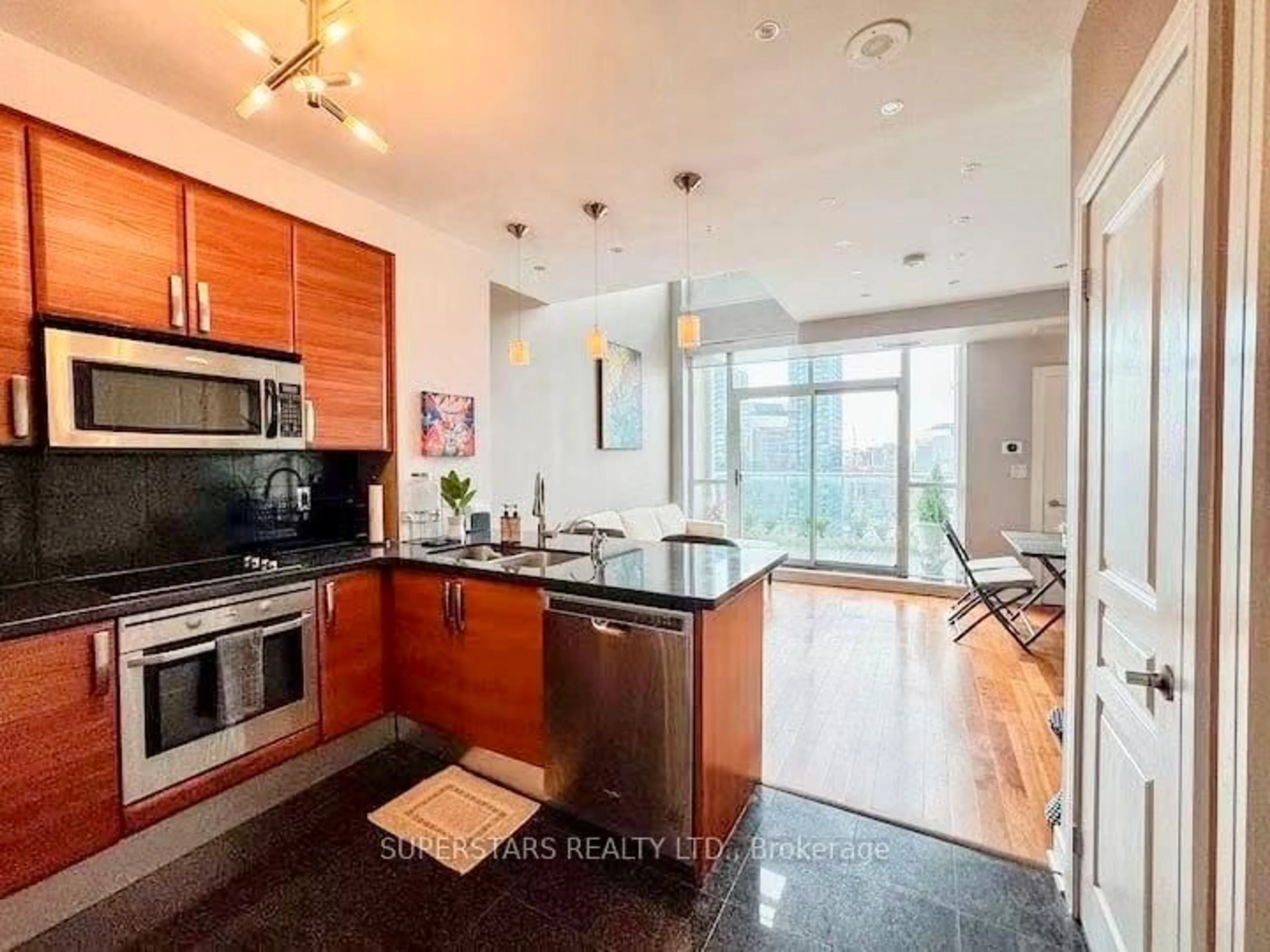 Open concept kitchen, ceramic/tile floor for 1 Avondale Ave #Uph3, Toronto Ontario M2N 7J1