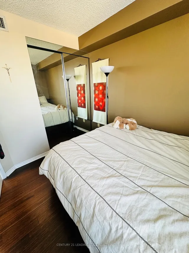 Additional property image - 7 Concorde Pl Unit 2009