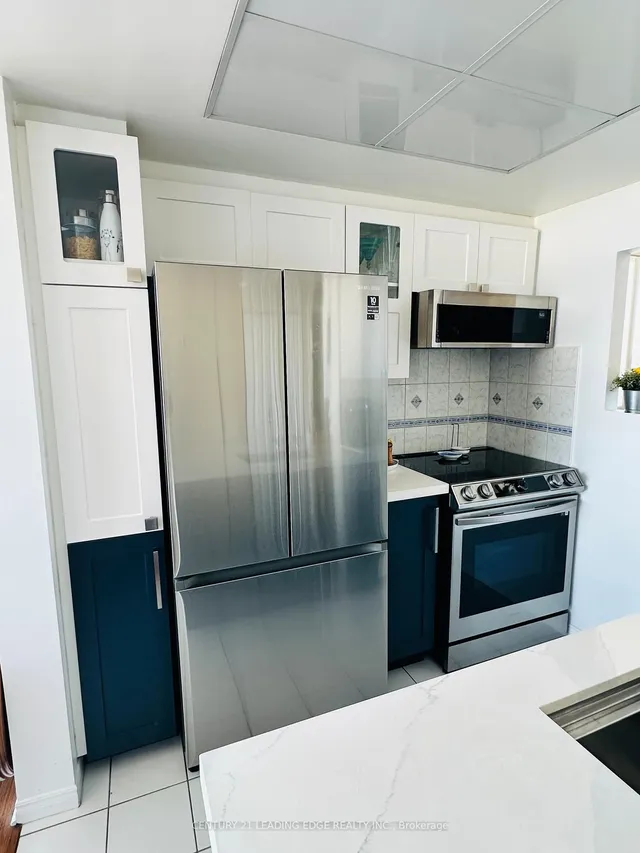 Additional property image - 7 Concorde Pl Unit 2009