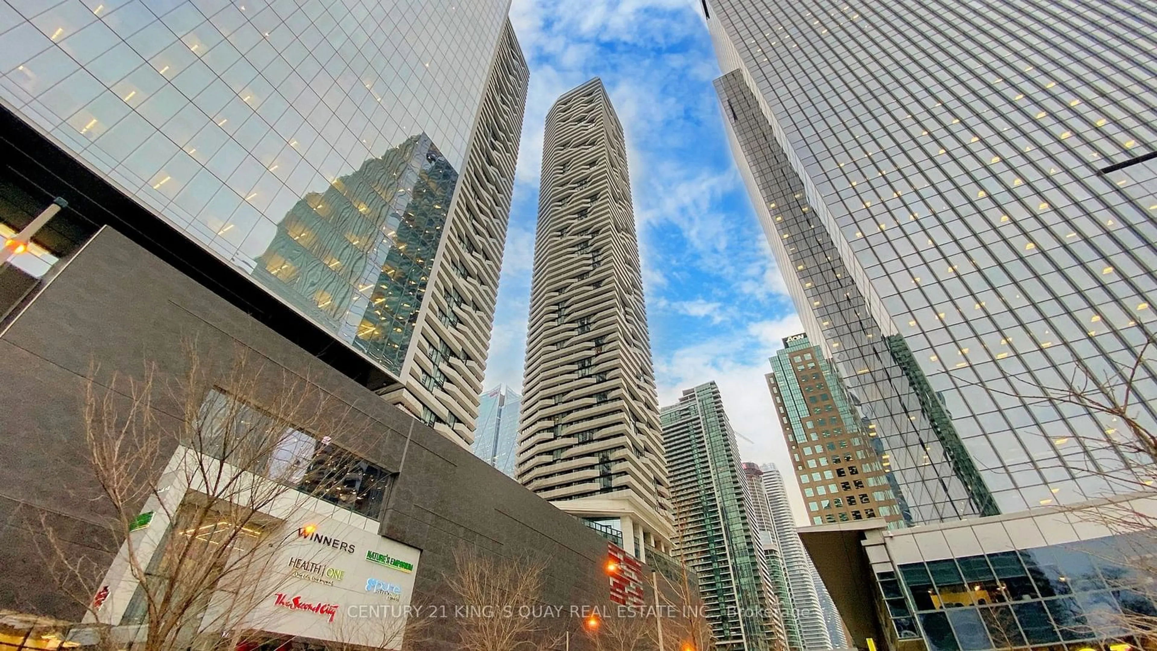 Unknown for 88 Harbour St #4204, Toronto Ontario M5J 1B7