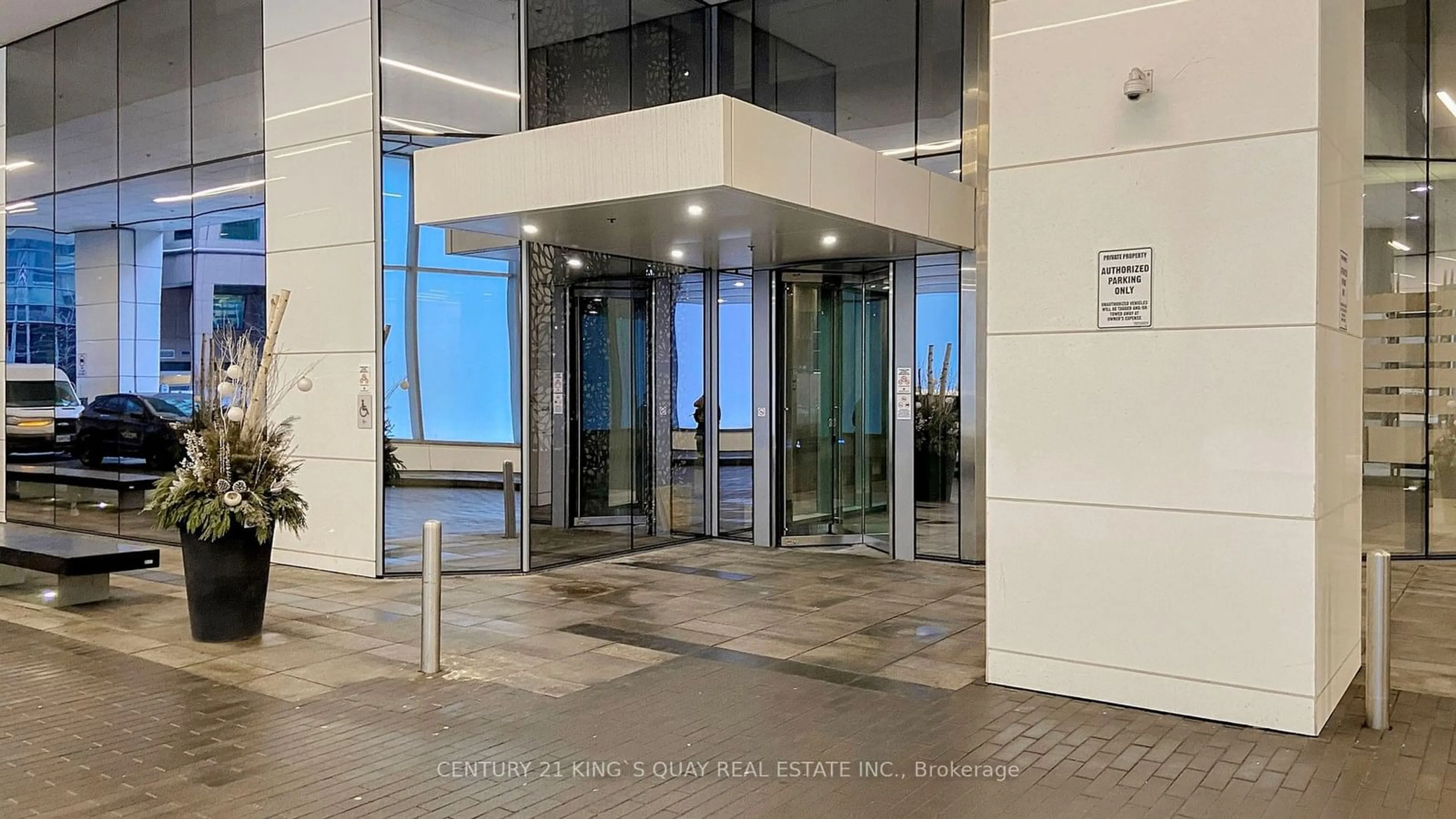 Indoor foyer for 88 Harbour St #4204, Toronto Ontario M5J 1B7