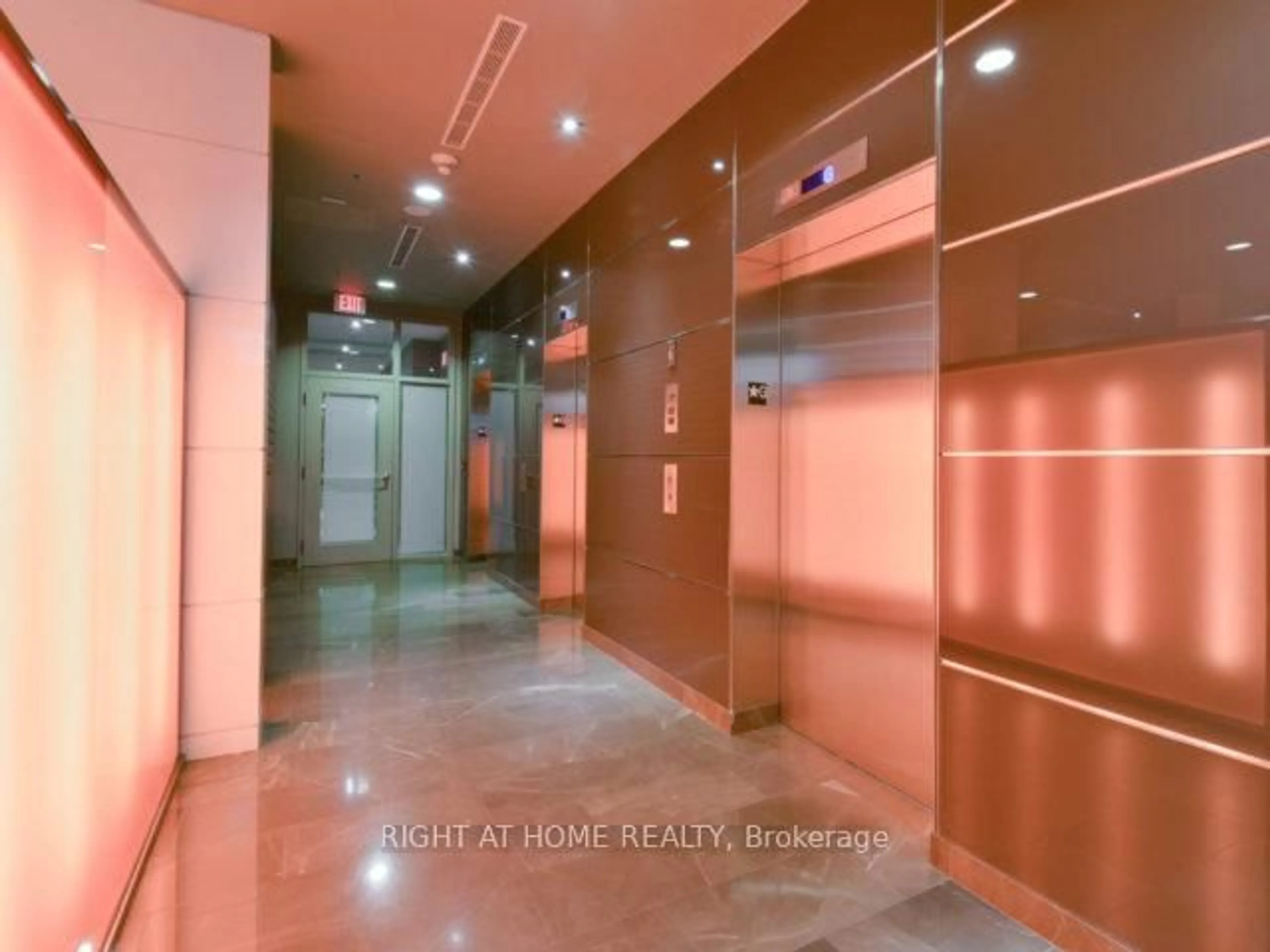 Indoor foyer for 21 Nelson St #LPH02, Toronto Ontario M5V 1T8