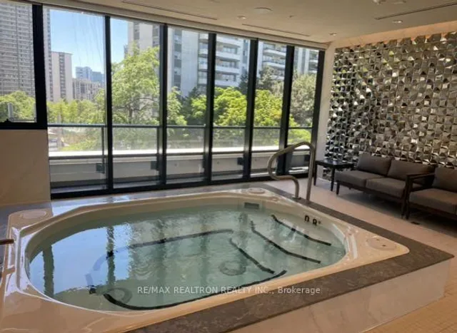 Additional property image - 585 Bloor St Unit 619