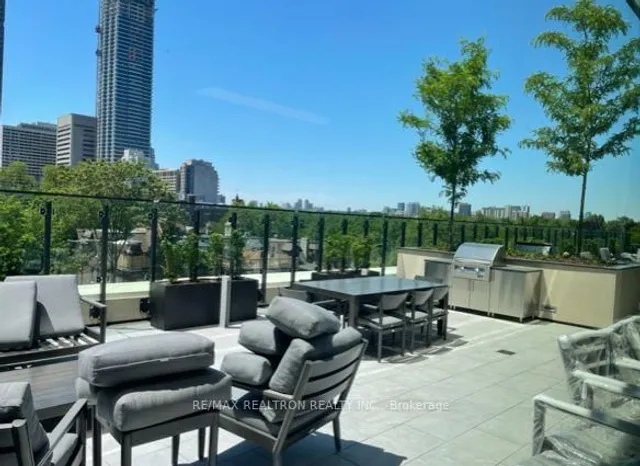 Additional property image - 585 Bloor St Unit 619
