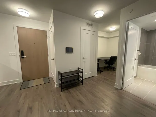 Additional property image - 585 Bloor St Unit 619