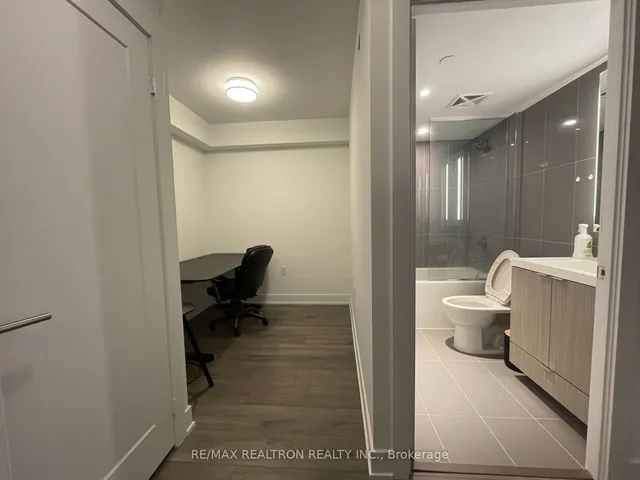 Additional property image - 585 Bloor St Unit 619
