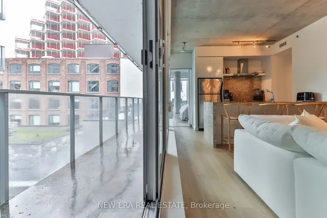 Additional property image - 75 Portland St Unit 423