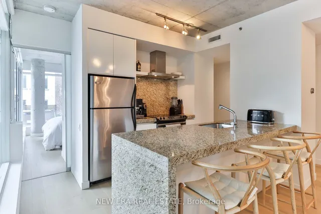 Additional property image - 75 Portland St Unit 423