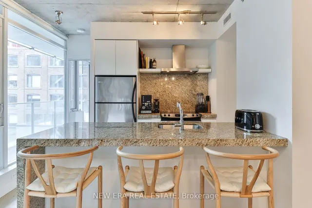 Additional property image - 75 Portland St Unit 423