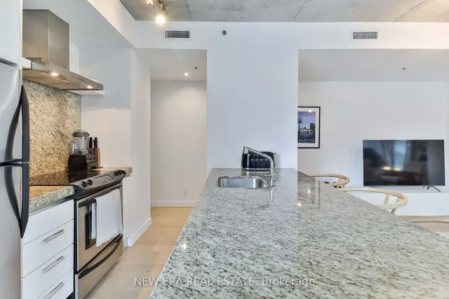 Additional property image - 75 Portland St Unit 423
