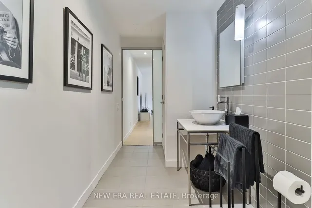Additional property image - 75 Portland St Unit 423