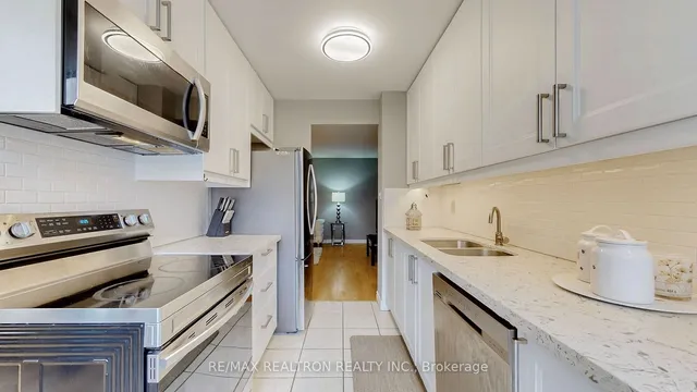 Additional property image - 633 Bay St Unit 1008