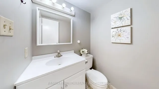 Additional property image - 633 Bay St Unit 1008