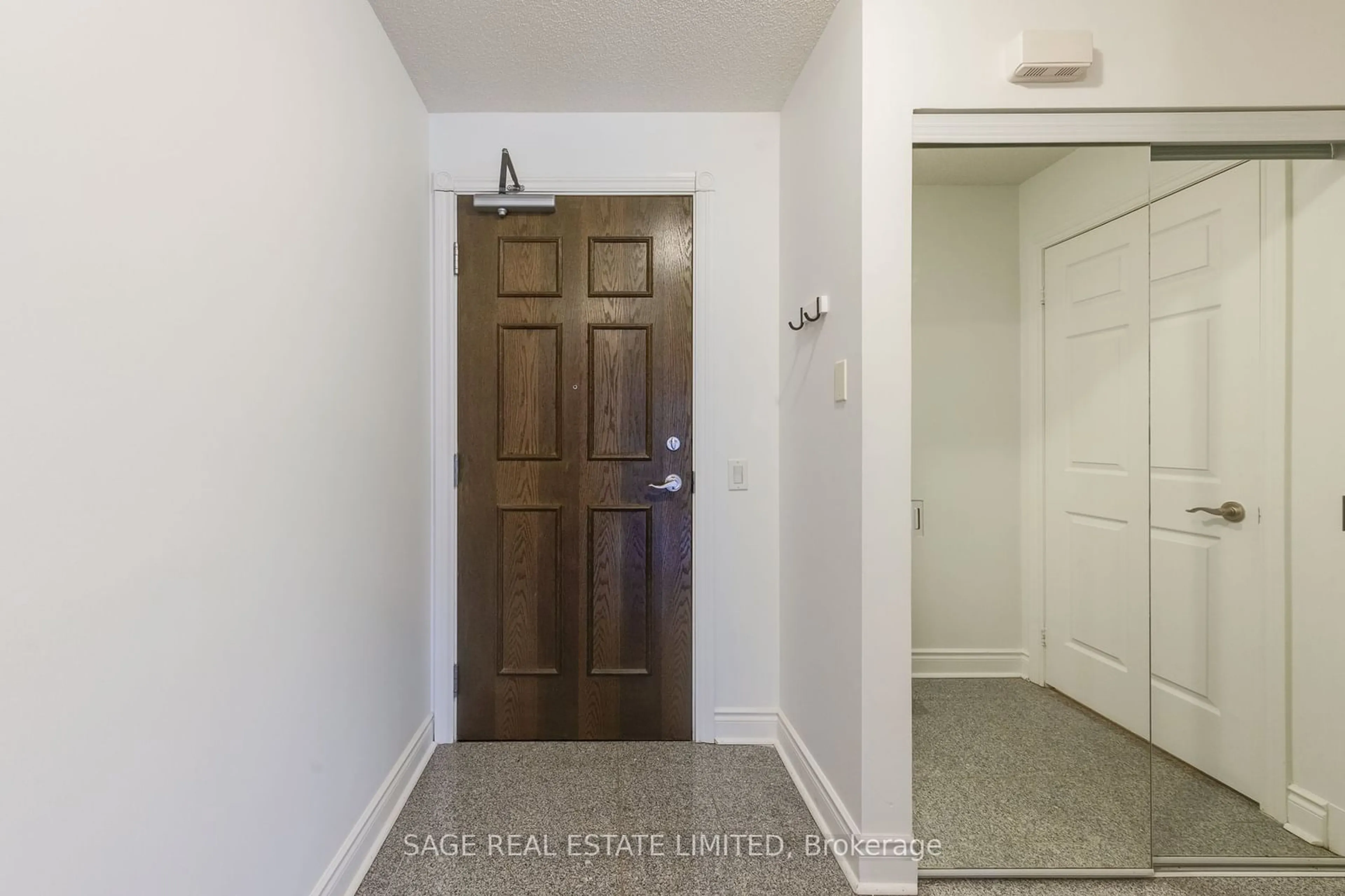 Indoor entryway for 12 Rean Dr #307, Toronto Ontario M2K 3C6