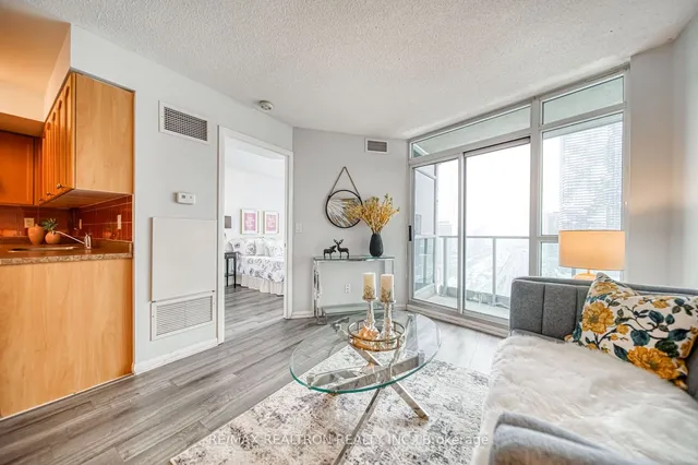 Additional property image - 18 Yonge St Unit 3109