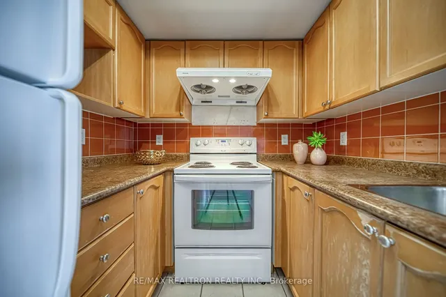 Additional property image - 18 Yonge St Unit 3109