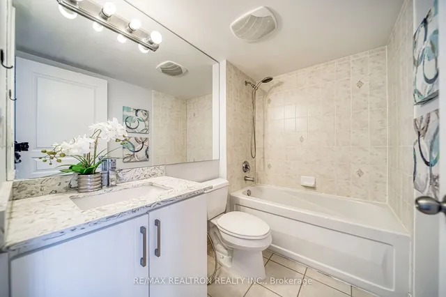 Additional property image - 18 Yonge St Unit 3109