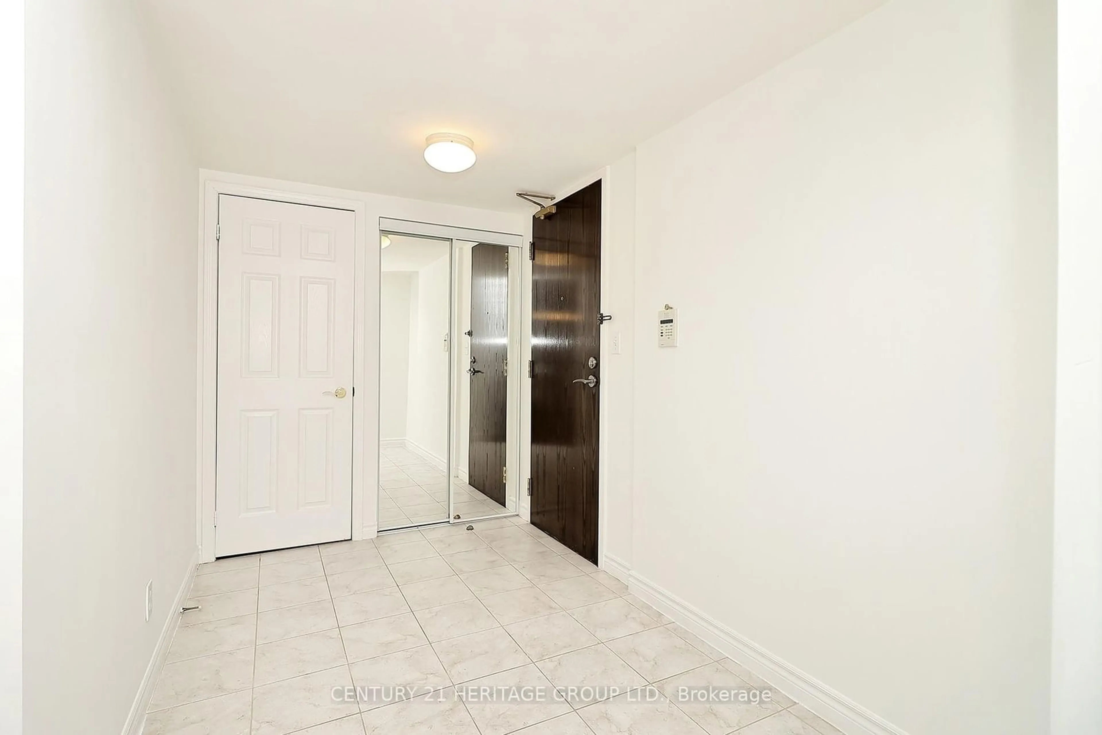 Indoor entryway for 18 Spring Garden Ave #1805, Toronto Ontario M2N 7M2