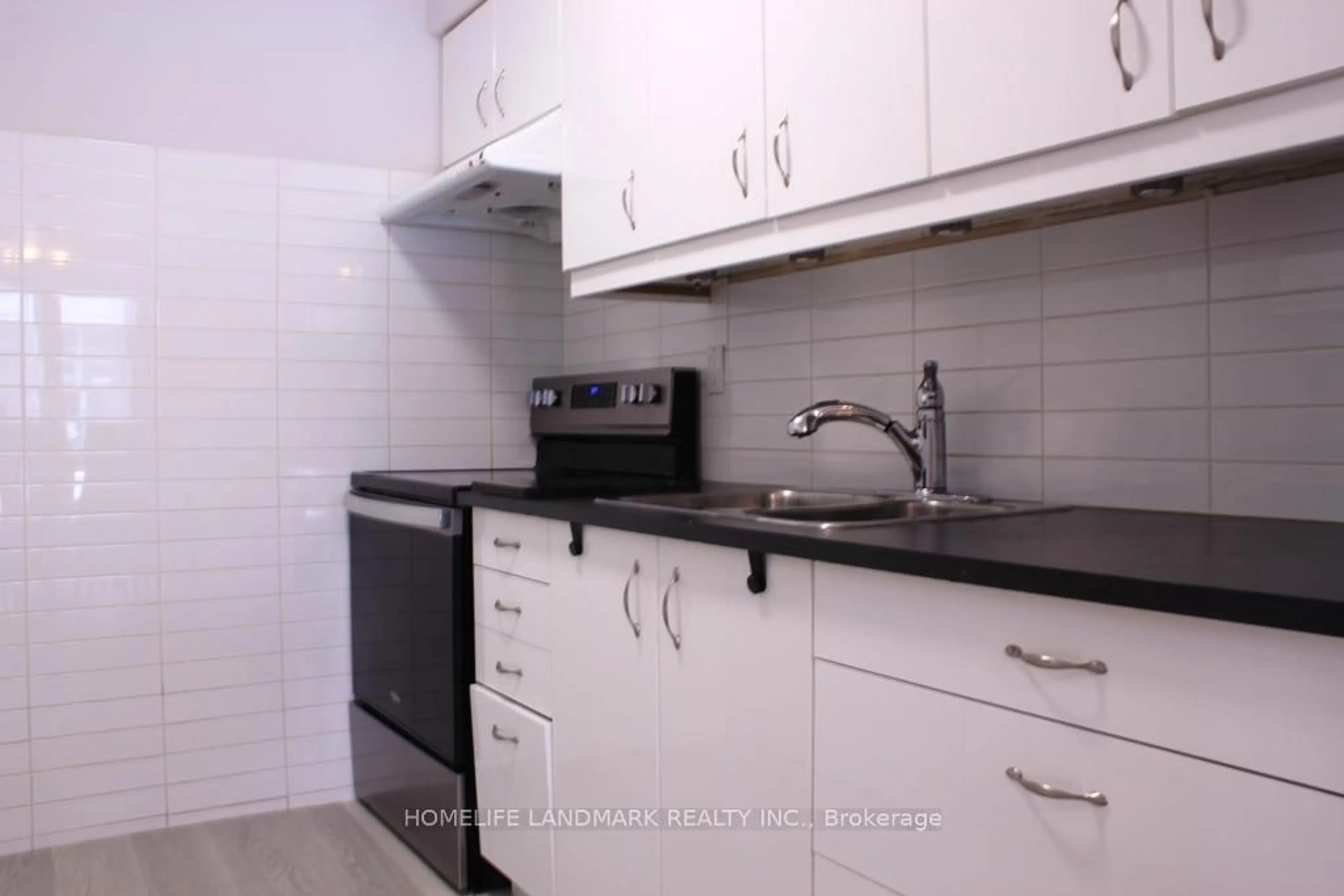 Standard kitchen, unknown for 71 Rock Fernway Way, Toronto Ontario M2J 4N3