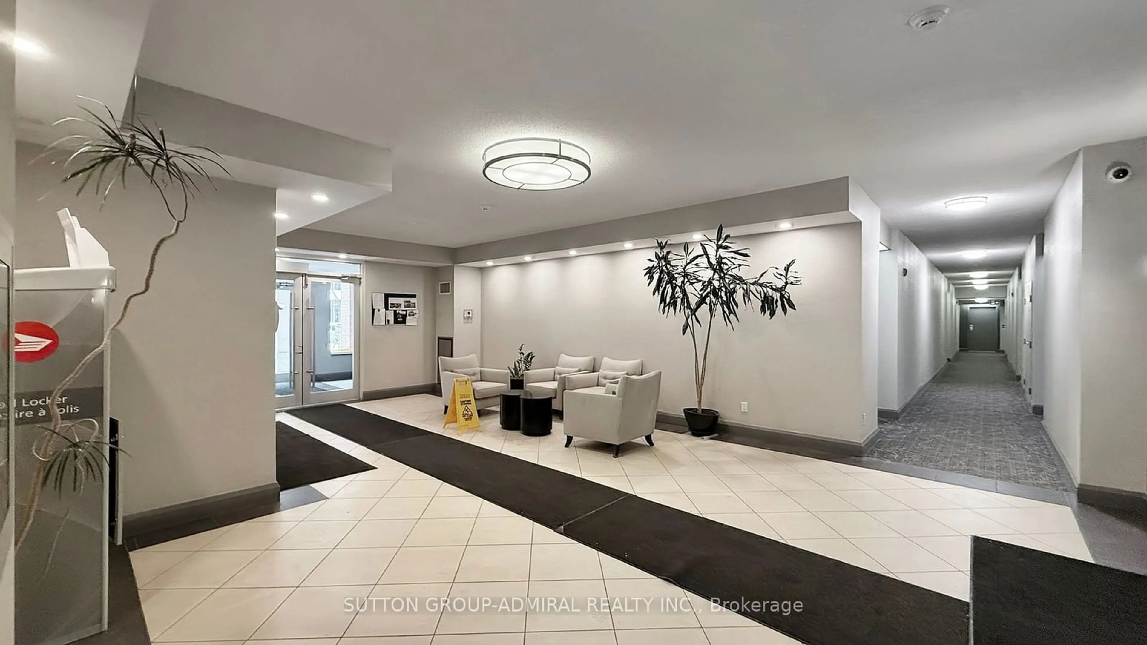 Lobby for 1000 King St #101, Toronto Ontario M6K 3N1