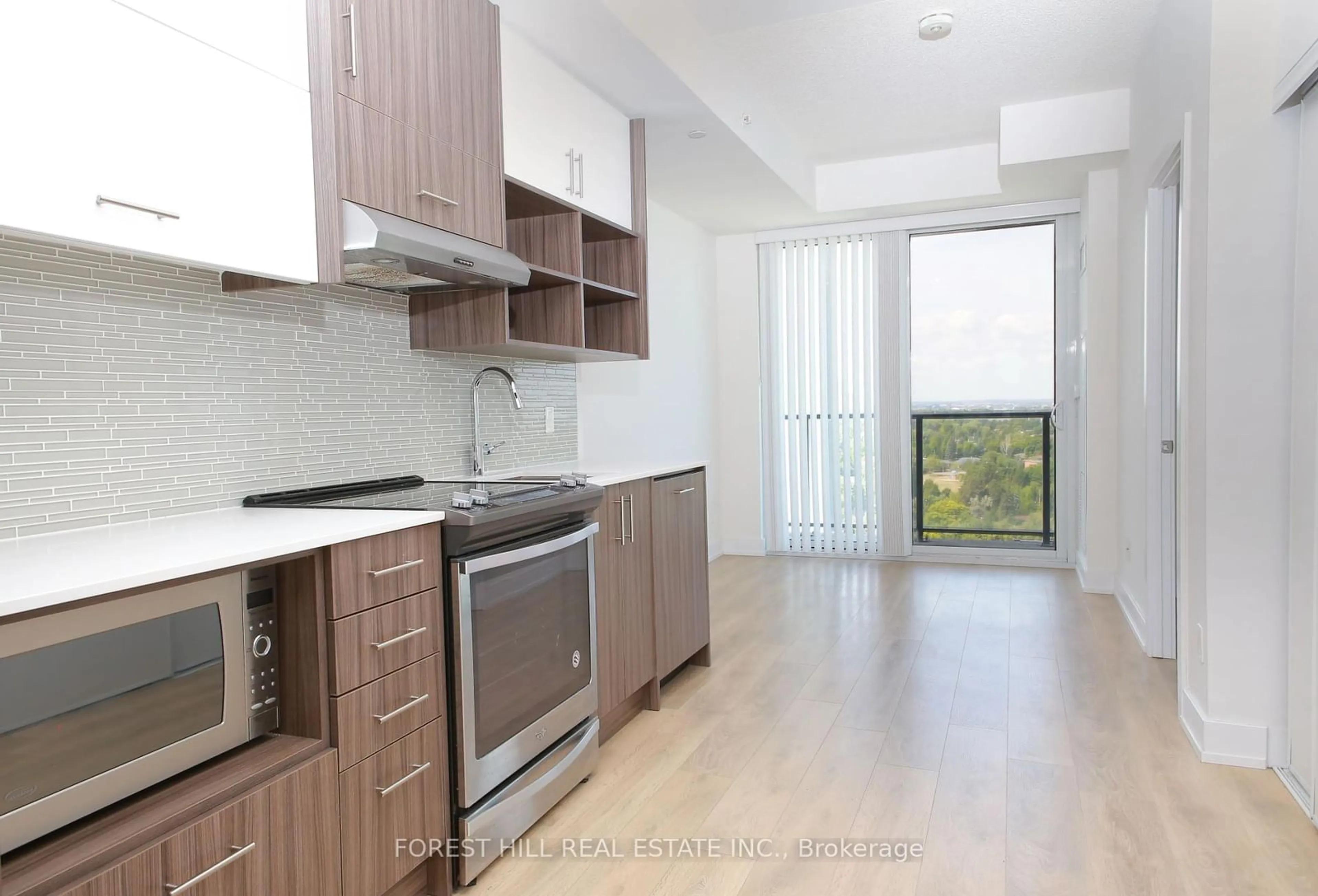 Standard kitchen, wood/laminate floor for 128 Fairview Mall Dr #1407, Toronto Ontario M2J 0E8