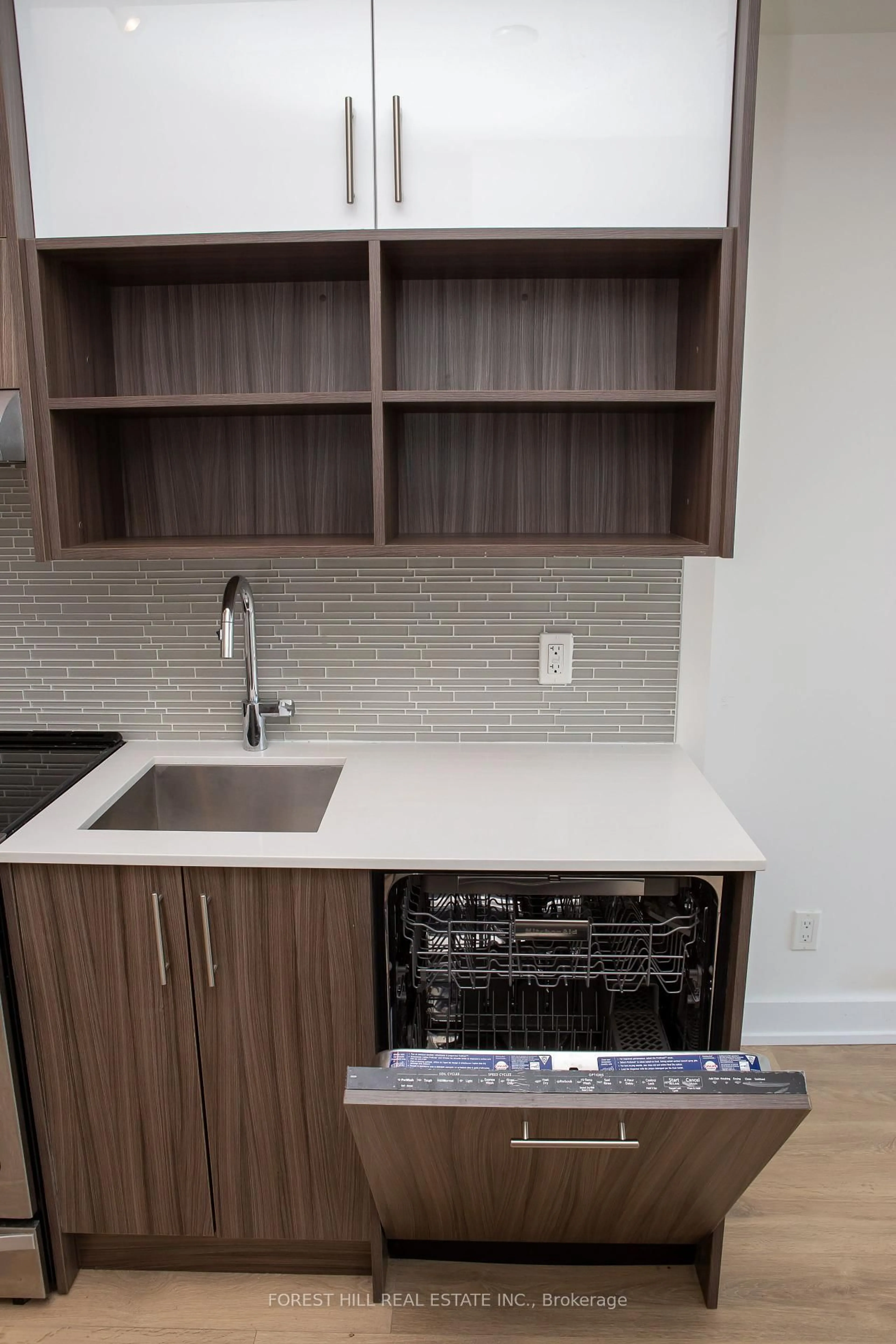 Standard kitchen, unknown for 128 Fairview Mall Dr #1407, Toronto Ontario M2J 0E8