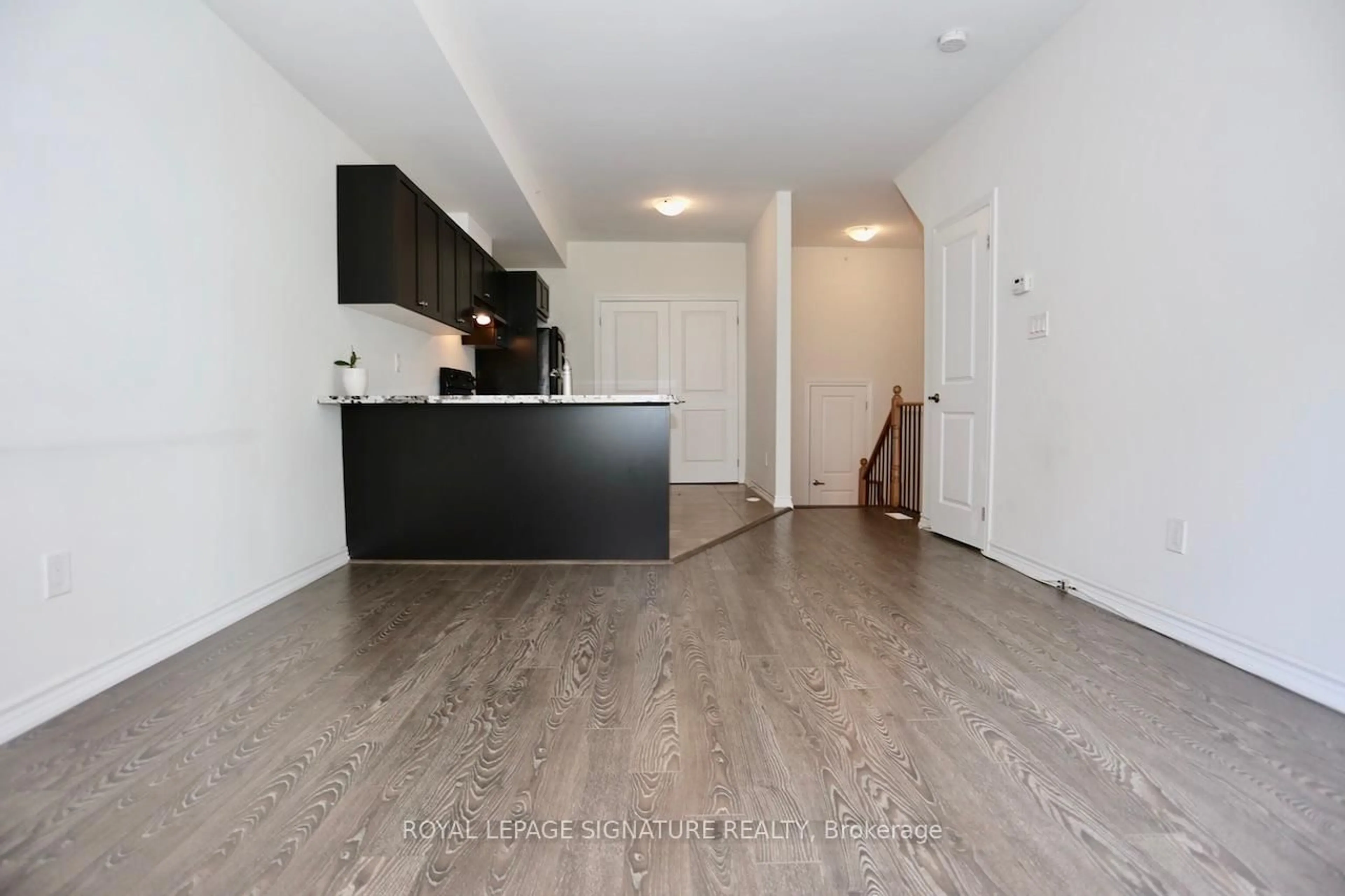 Open concept kitchen, wood/laminate floor for 39 Drewry Ave #Th27, Toronto Ontario M2M 0B4