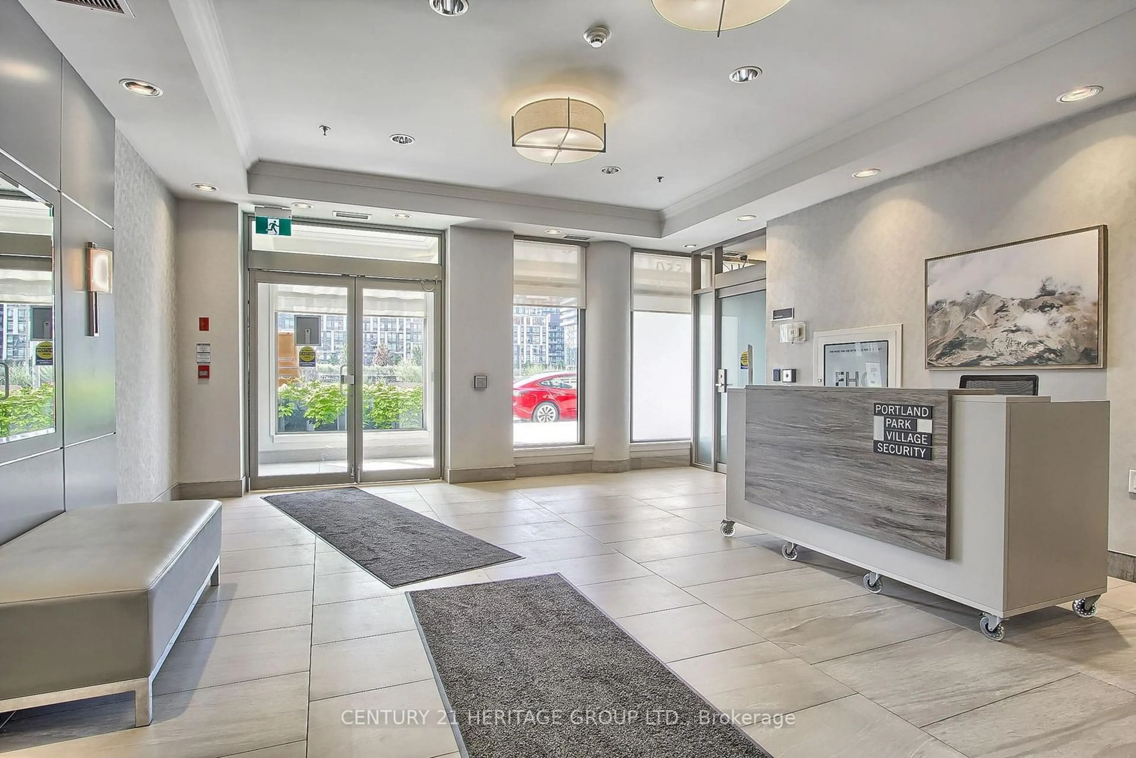 Indoor foyer for 550 Front St #PH6, Toronto Ontario M5V 3N5