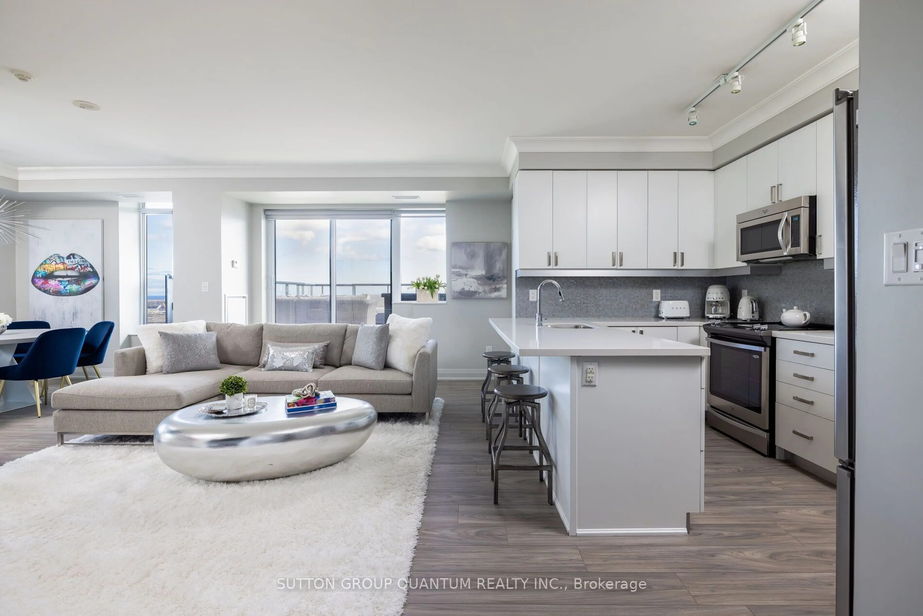 Open concept kitchen, unknown for 400 Adelaide St #LPH03, Toronto Ontario M5A 4S3