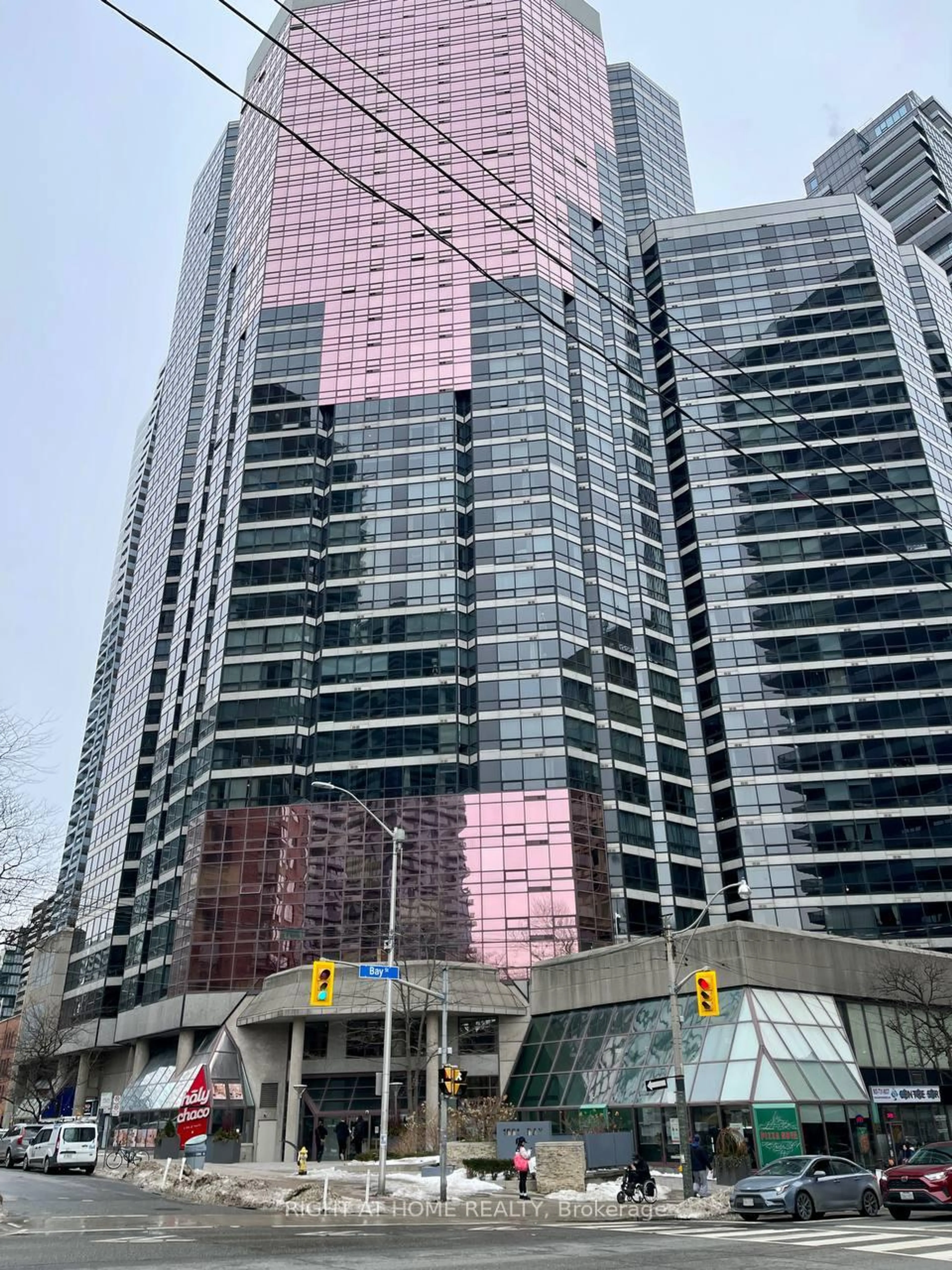 Blurry image for 1001 Bay St #3104, Toronto Ontario M5S 3A6