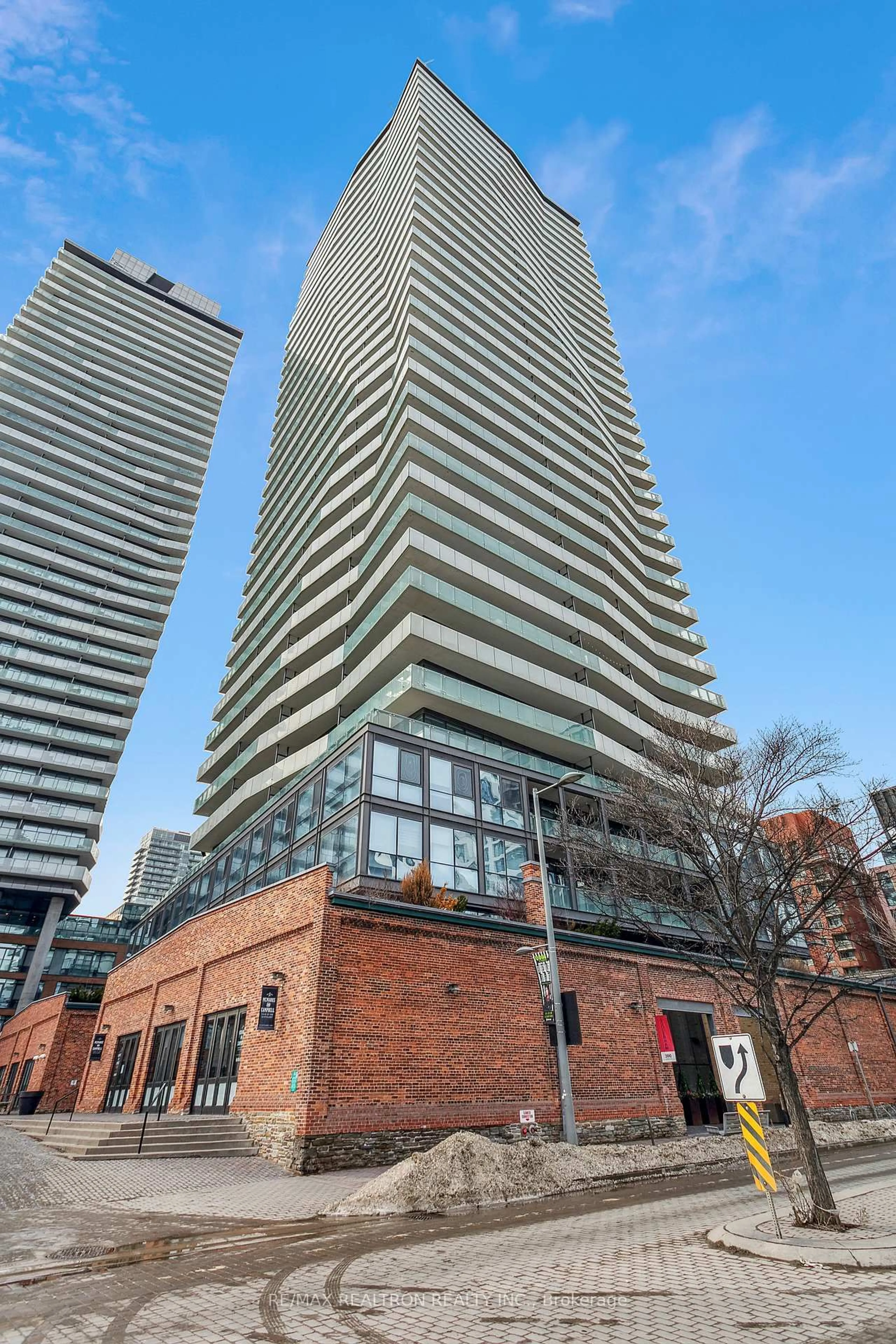 Unknown for 390 Cherry St #2302, Toronto Ontario M5A 0E2