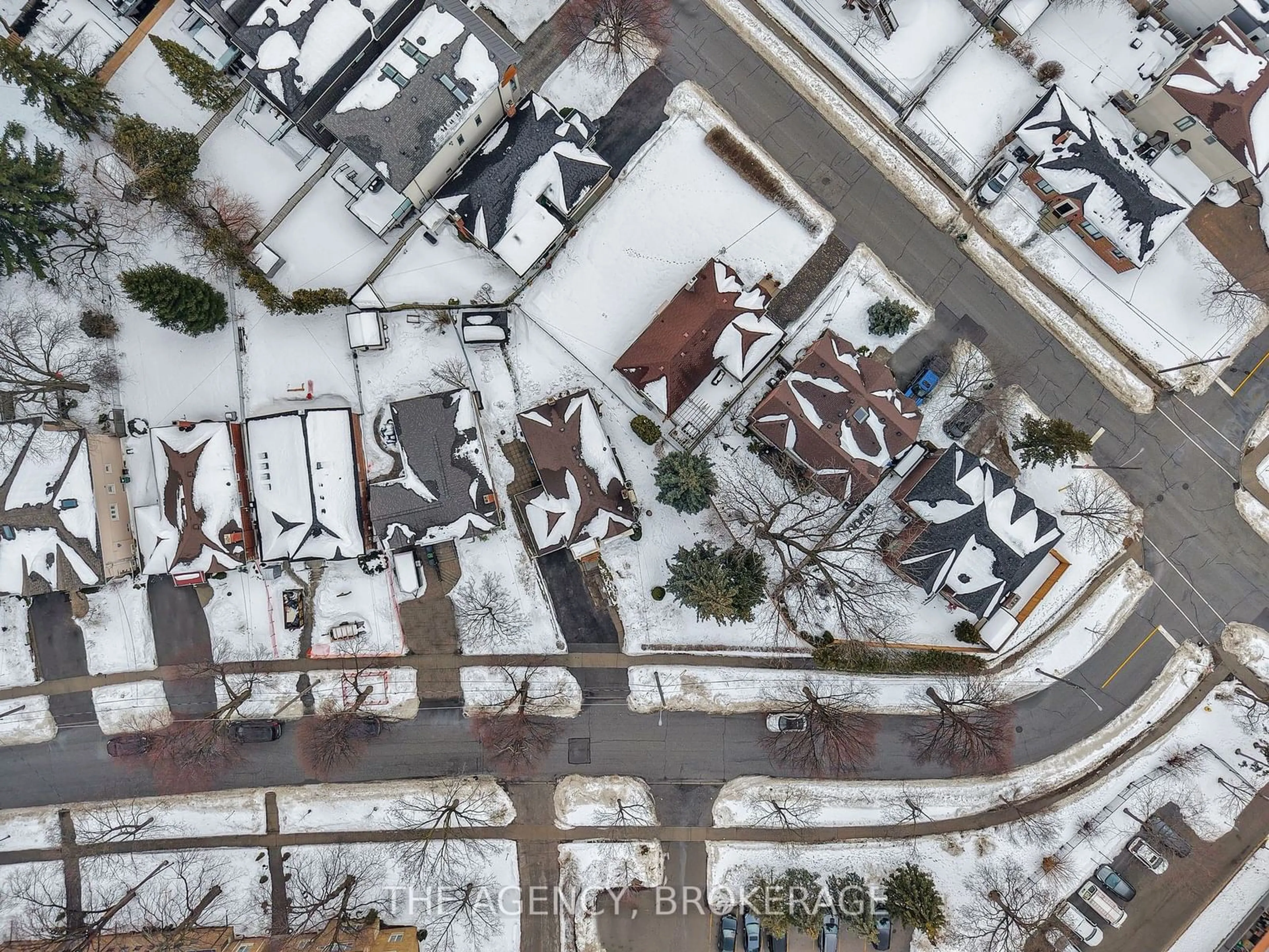 A pic from outside/outdoor area/front of a property/back of a property/a pic from drone, street for 229 Ridley Blvd, Toronto Ontario M5M 3M5