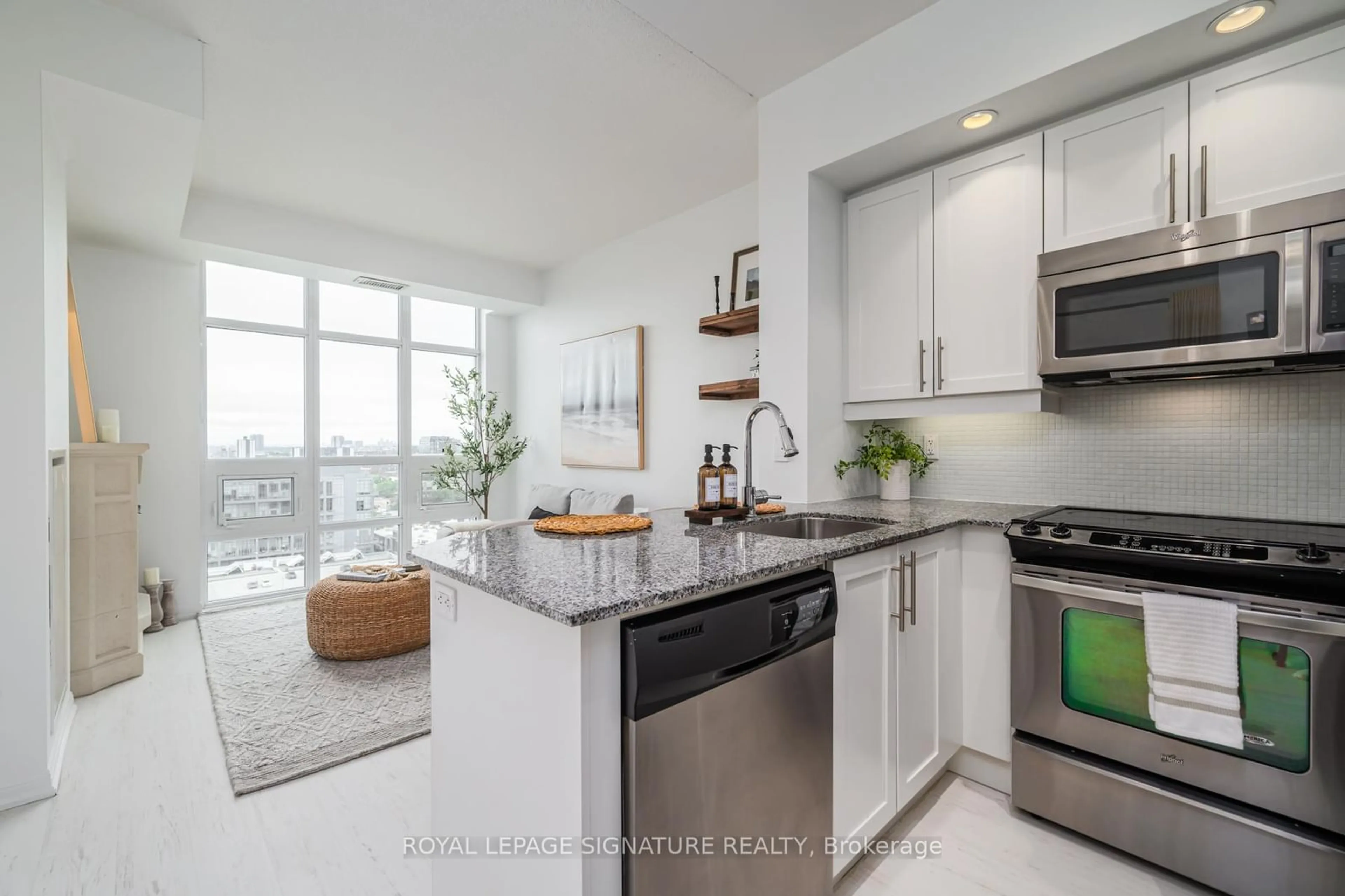 Open concept kitchen, ceramic/tile floor for 85 East Liberty St #1703, Toronto Ontario M6K 3R4