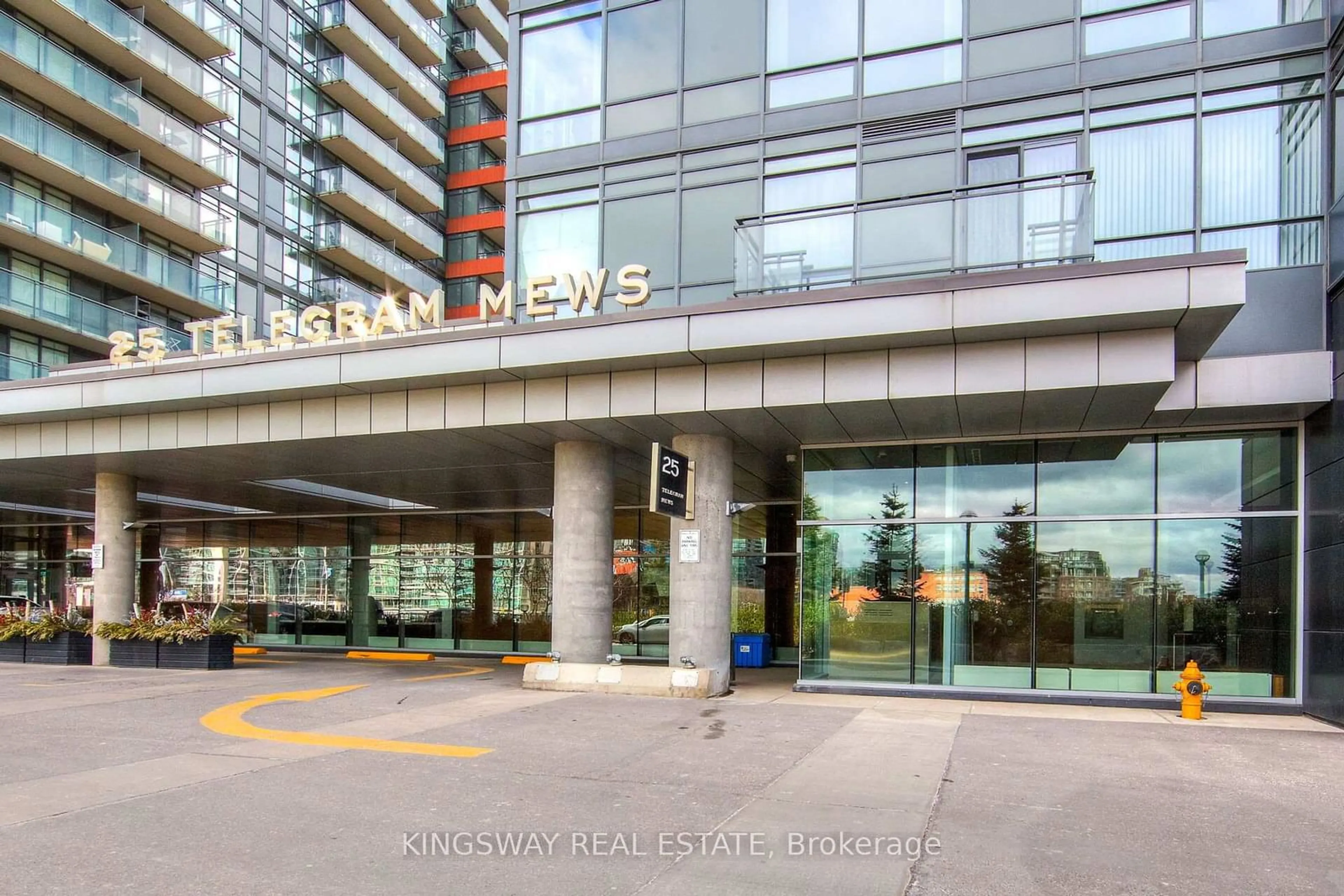 Indoor foyer for 25 Telegram Mews #303, Toronto Ontario M5V 3Z1