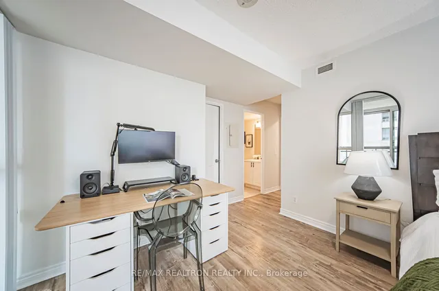 Additional property image - 18 Parkview Ave Unit 503