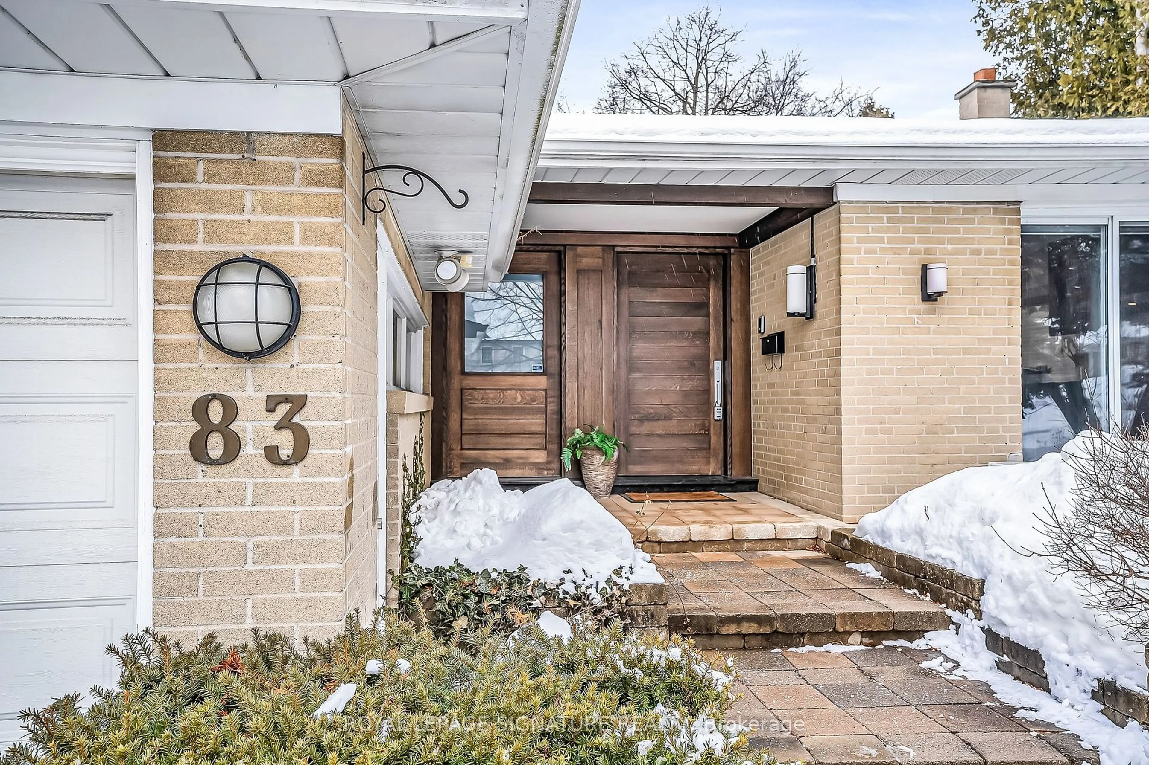 Indoor entryway for 83 Valentine Dr, Toronto Ontario M3A 3J7