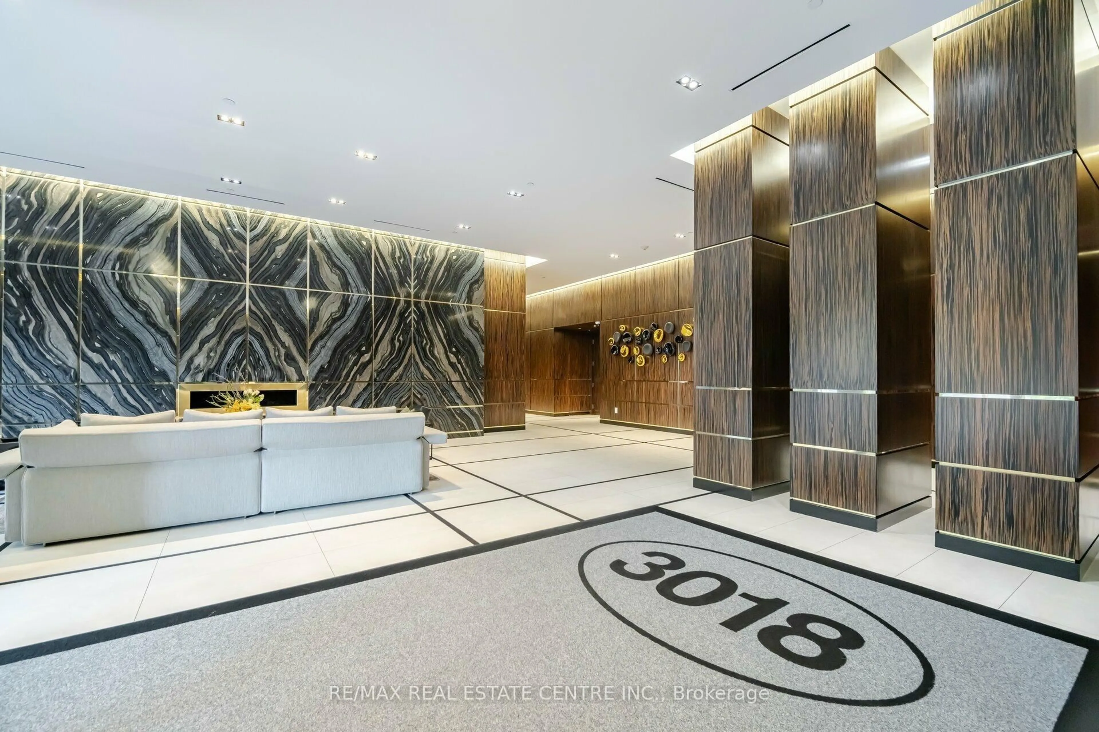 Lobby for 3018 Yonge St #214, Toronto Ontario M4N 2K4