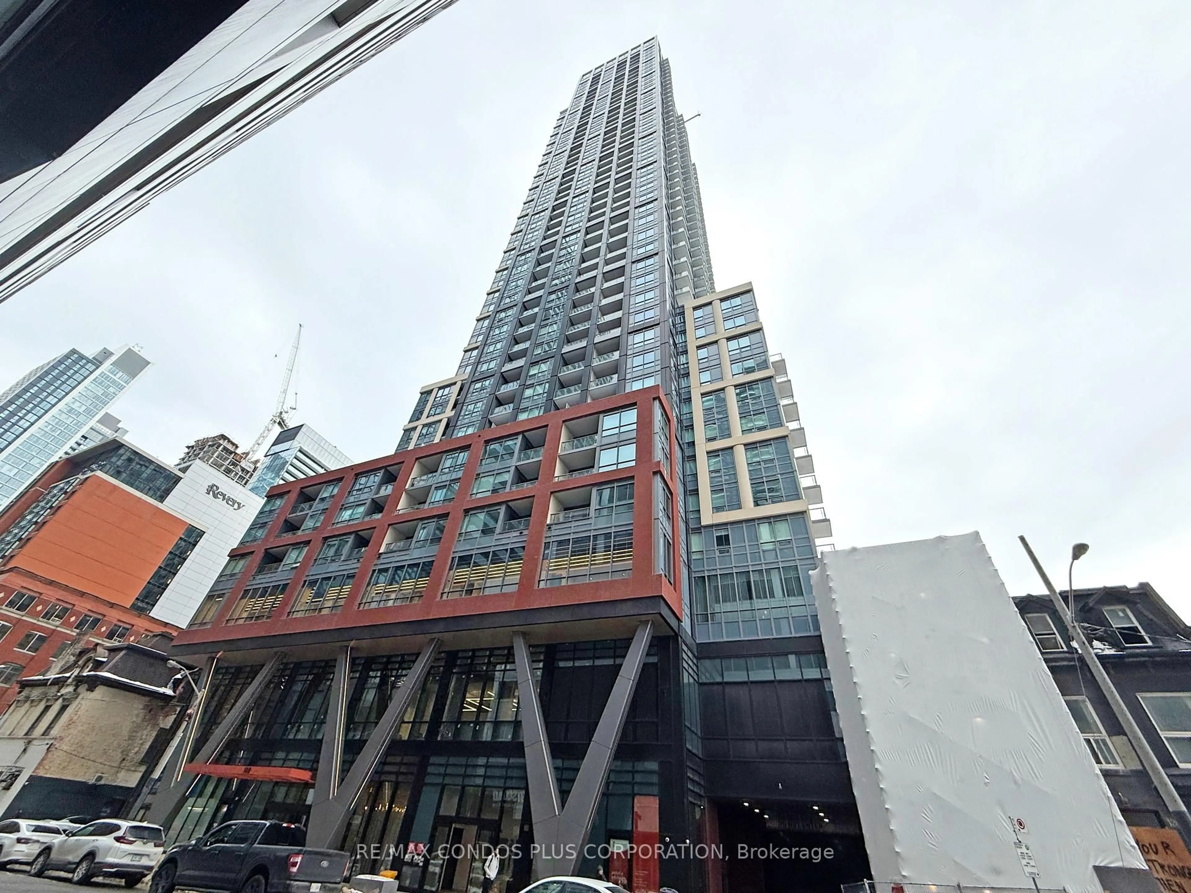 Indoor foyer for 108 Peter St #1305, Toronto Ontario M5V 0W2