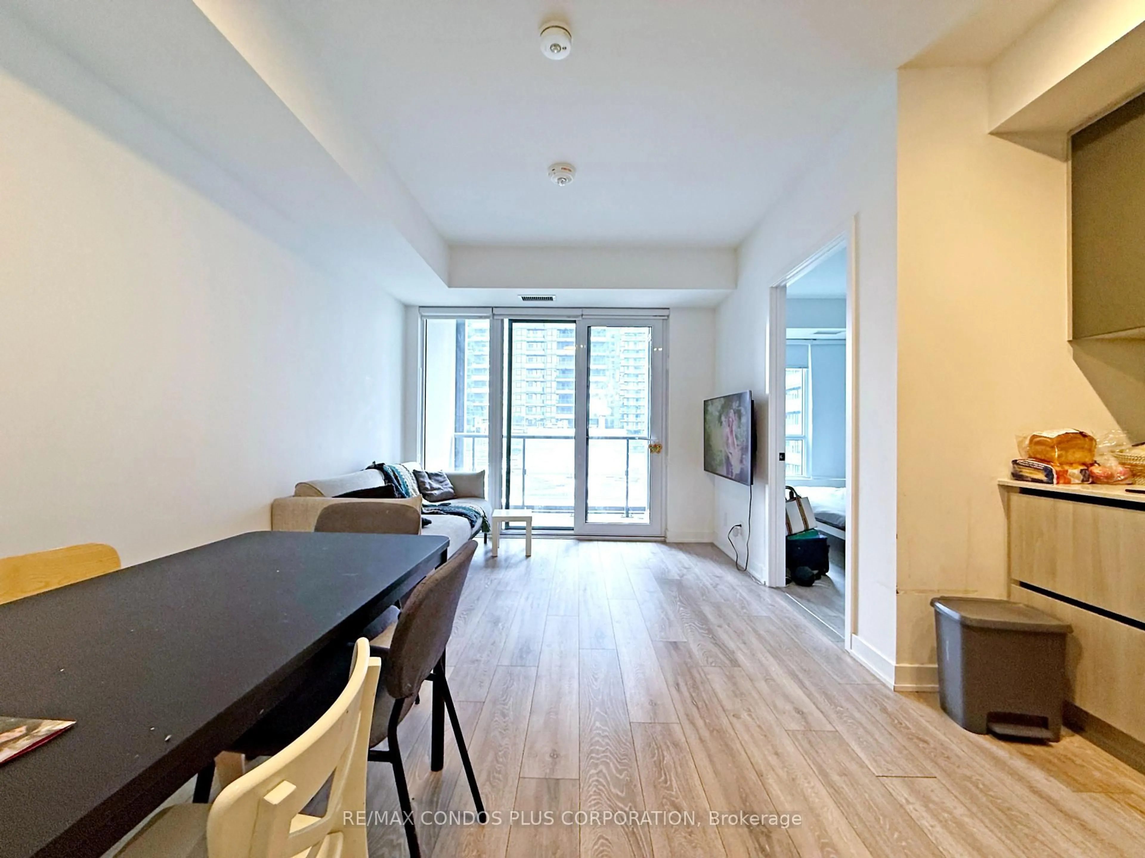 A pic of a room for 108 Peter St #1305, Toronto Ontario M5V 0W2