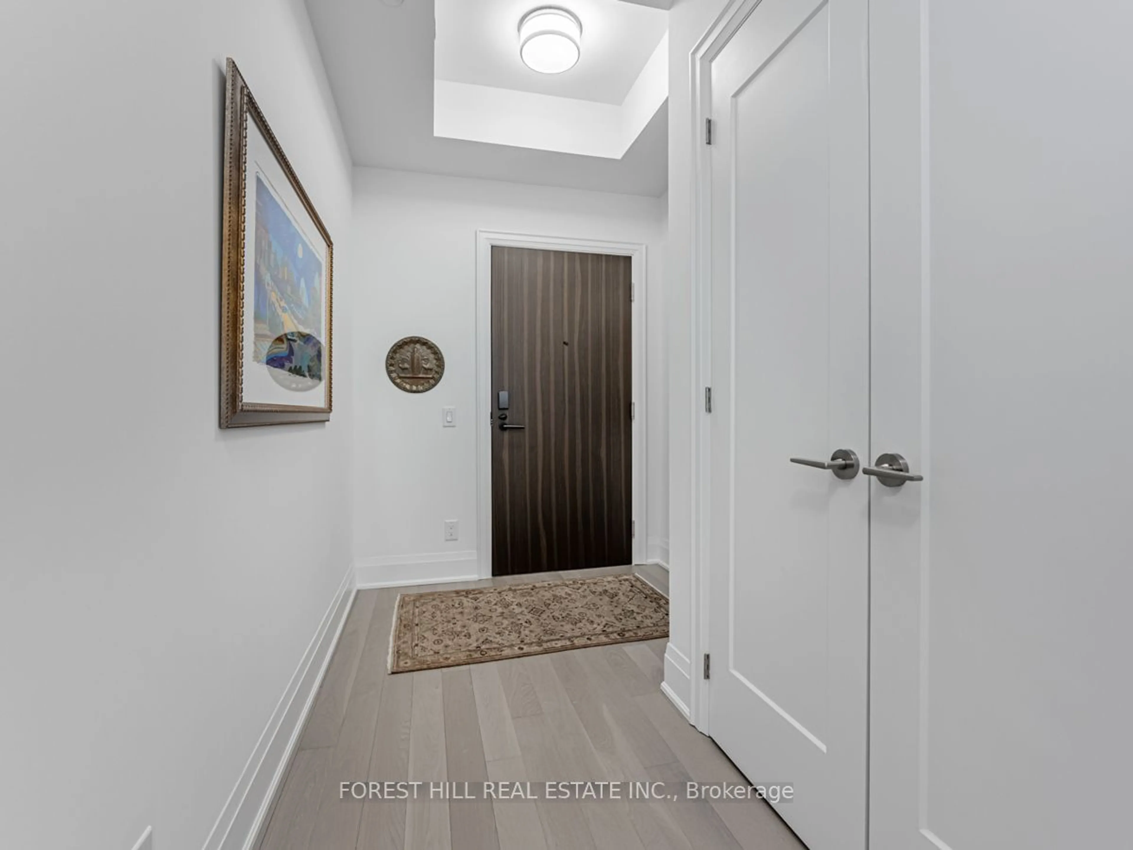 Indoor entryway for 280 Howland Ave #201, Toronto Ontario M5R 0C3