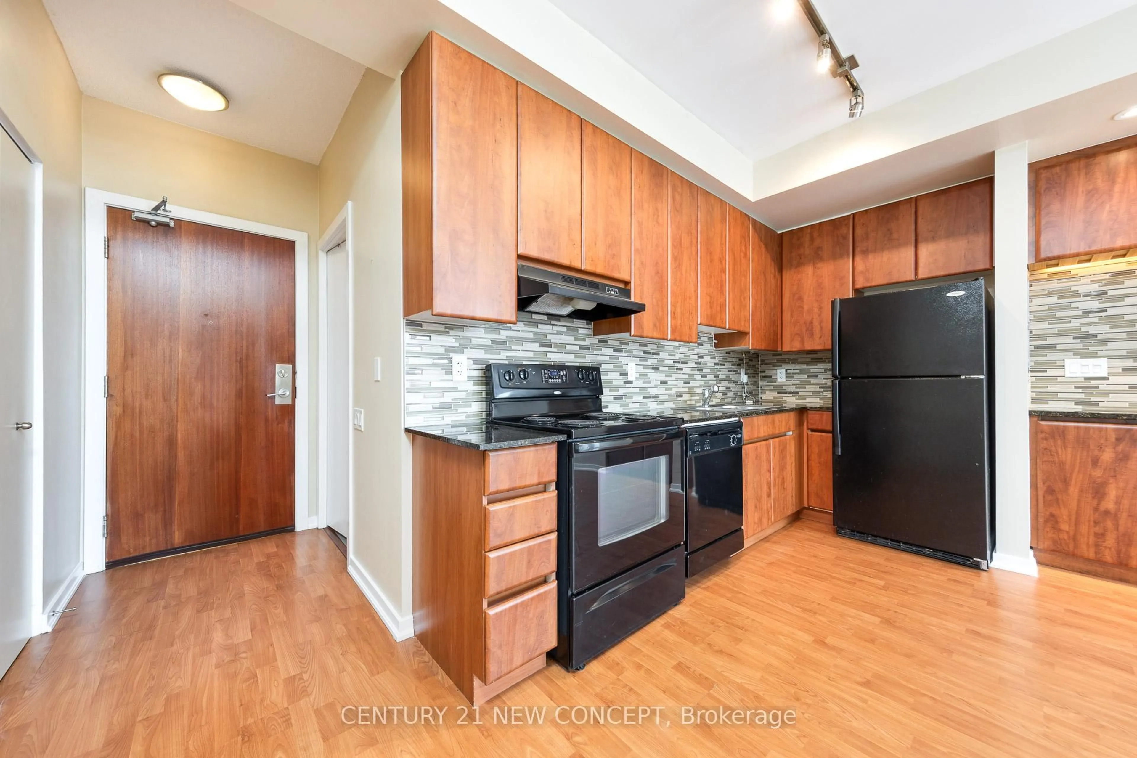 Standard kitchen, wood/laminate floor for 30 Canterbury Pl #1803, Toronto Ontario M2N 0B9