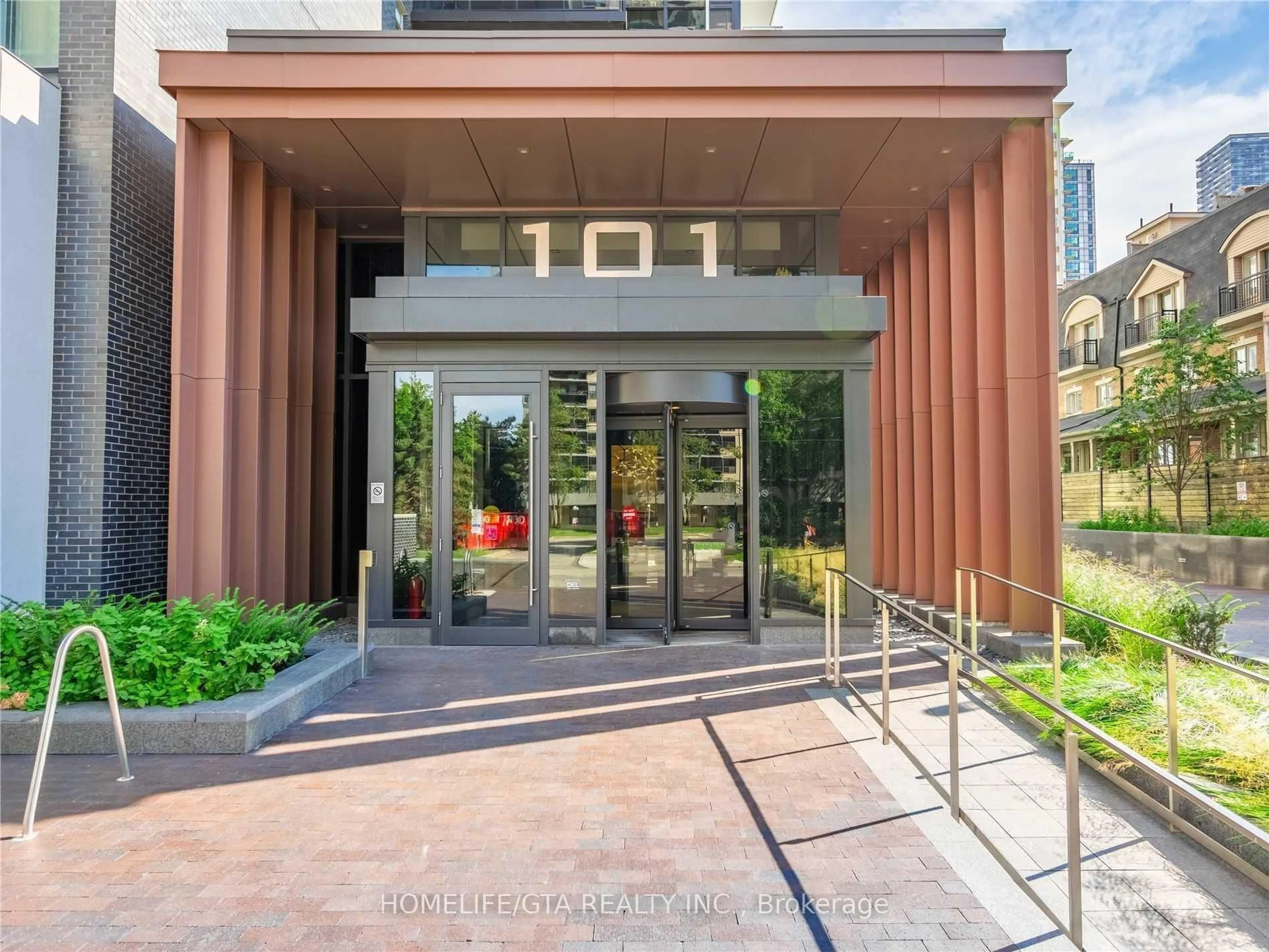 Indoor foyer for 101 Erskine Ave #1502, Toronto Ontario M4P 1Y5