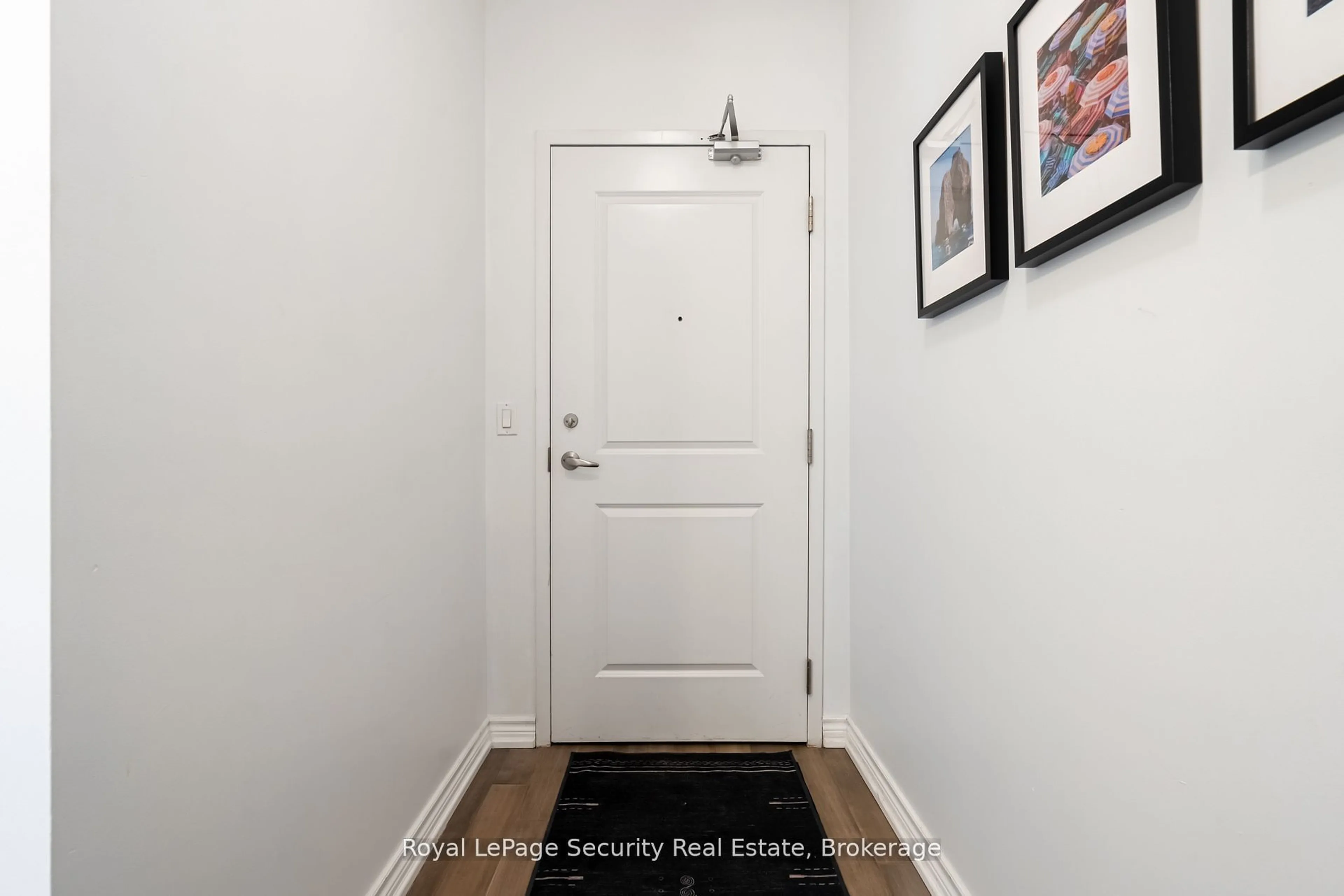 Indoor entryway for 628 Fleet St #1610, Toronto Ontario M5V 1A8